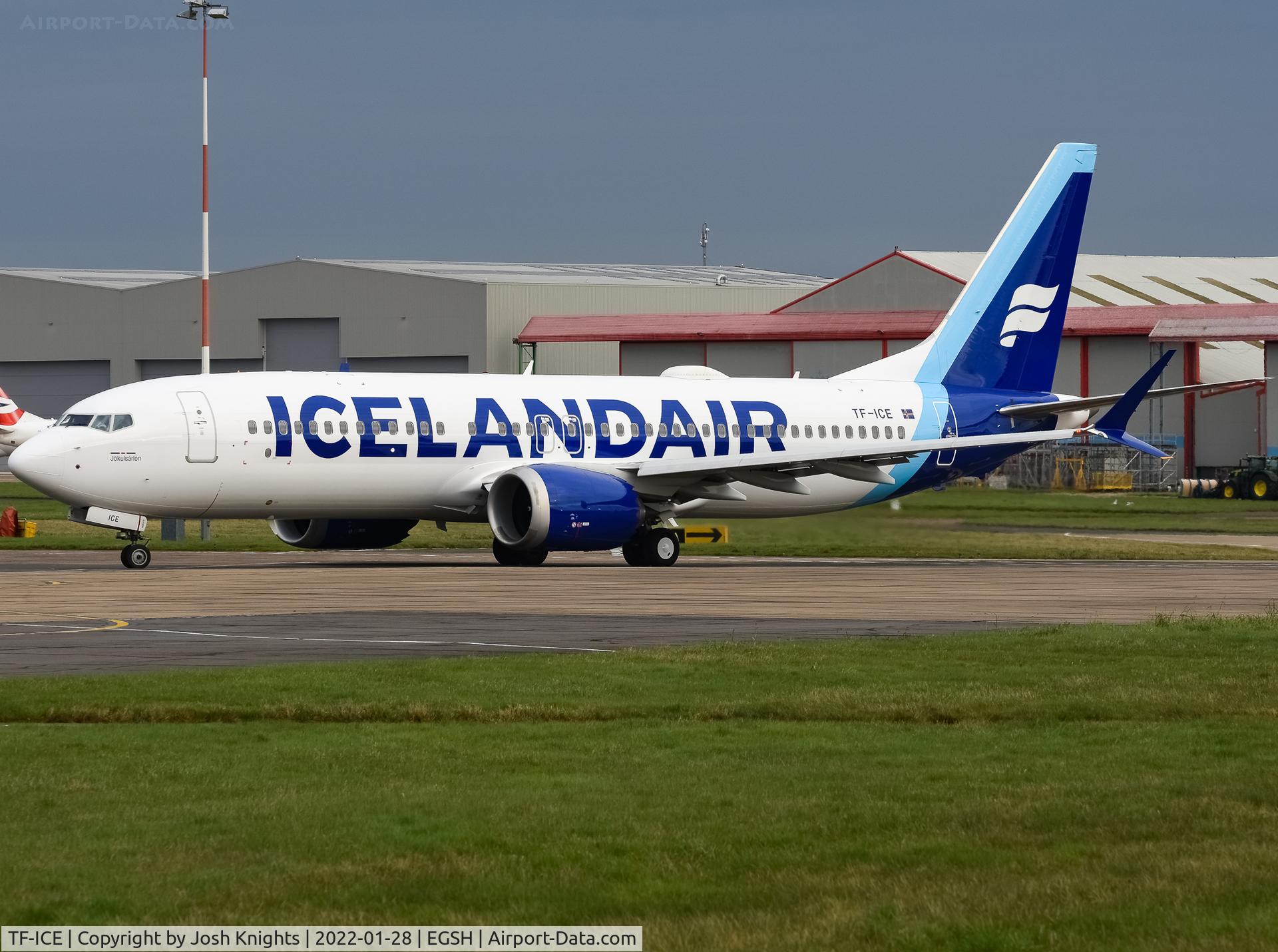 TF-ICE, 2018 Boeing 737-8 MAX C/N 44353, Departing After Respray Into New Icelandair Livery.