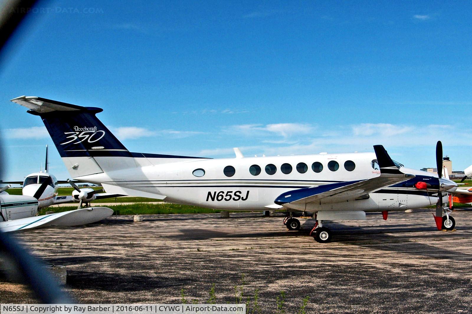N65SJ, Hawker Beechcraft 350 King Air (B300) C/N FL-636, N65SJ   Beechcraft 350 Super King Air [FL-636] Winnipeg Int~C 11/06/2016
