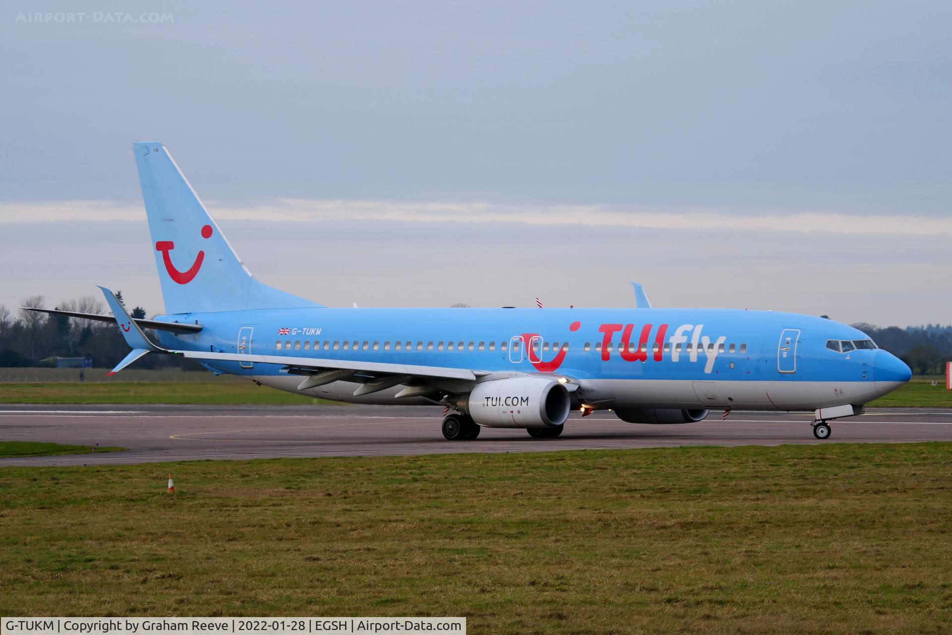 G-TUKM, 2011 Boeing 737-8K5 C/N 38097, Departing from Norwich.