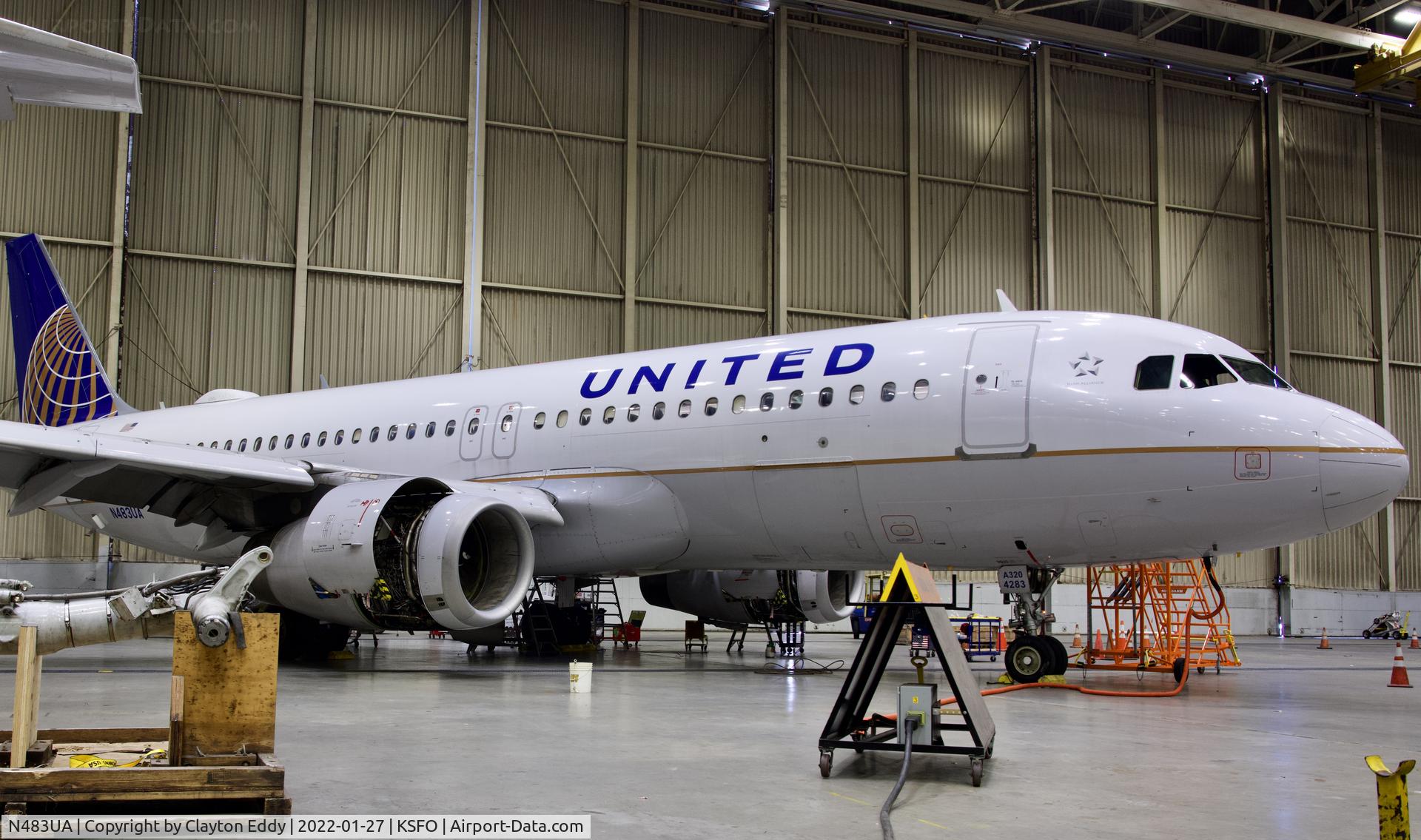 N483UA, 2001 Airbus A320-232 C/N 1586, SFO 2022.