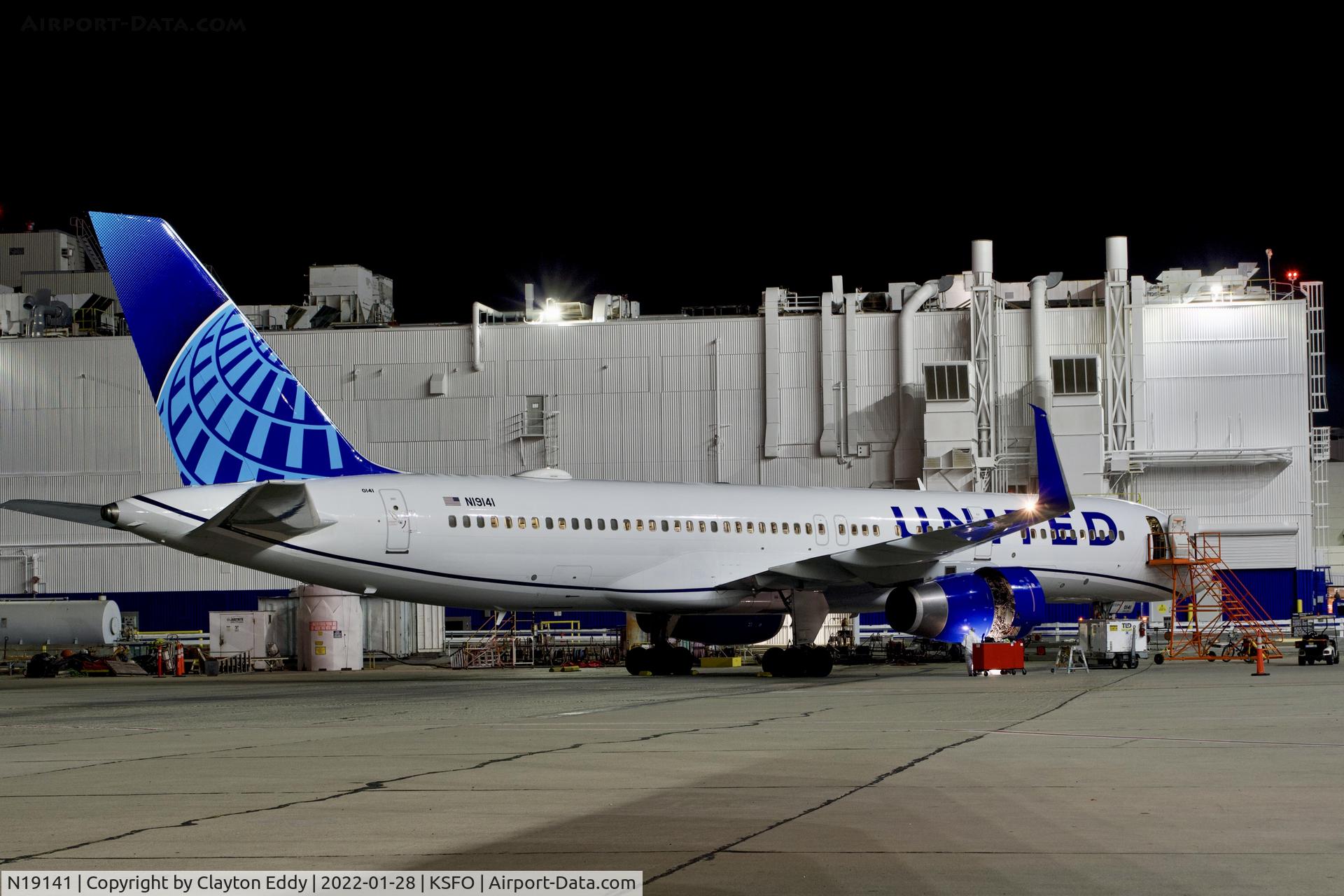 N19141, 2000 Boeing 757-224 C/N 30354, SFO 2022.