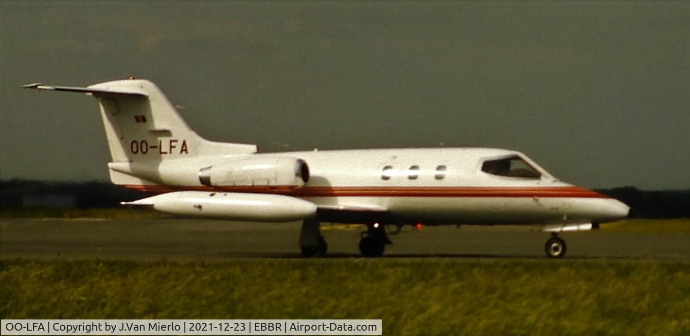 OO-LFA, 1972 Learjet 24D C/N 24D-248, Slide scan