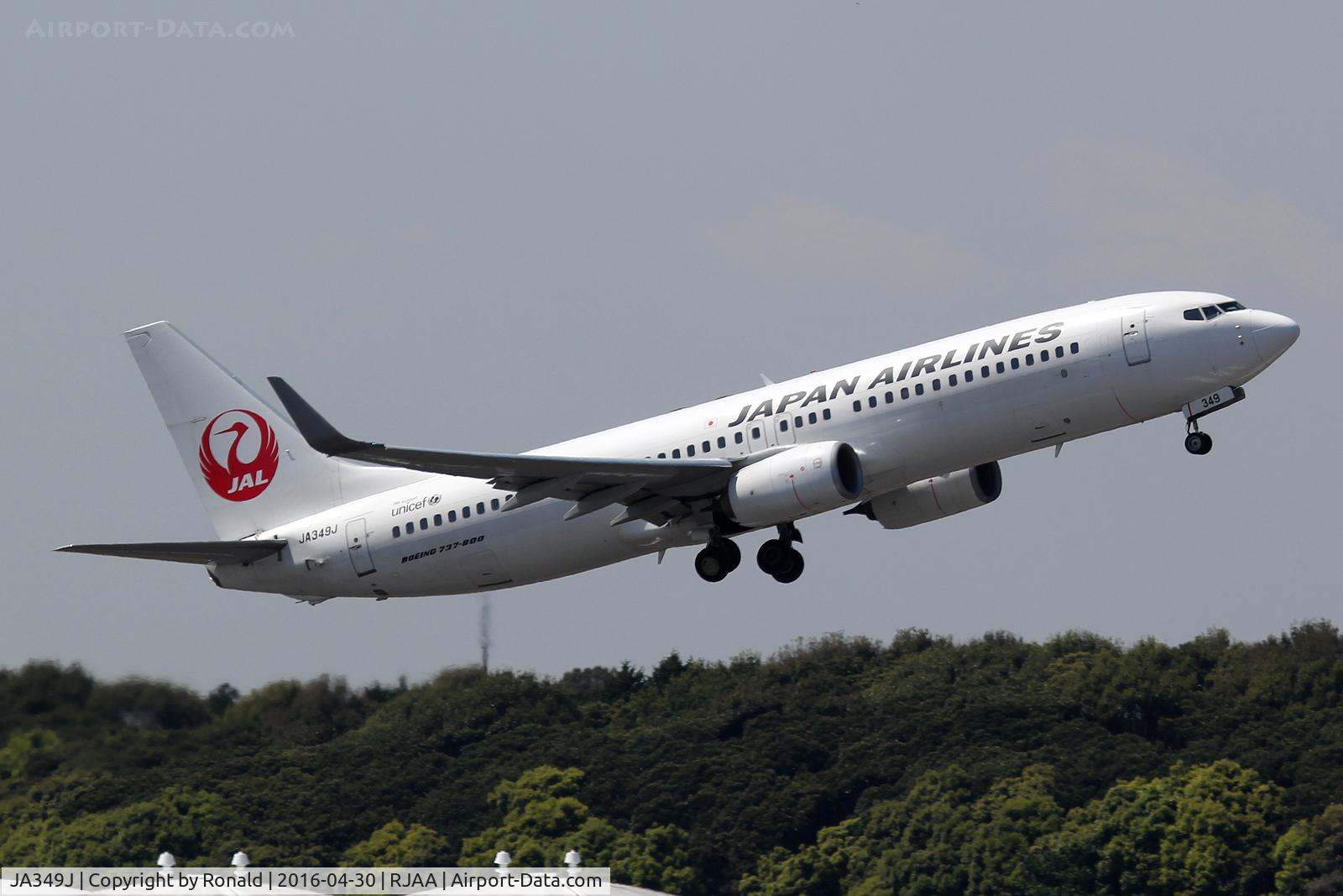 JA349J, 2012 Boeing 737-846 C/N 40950, at nrt