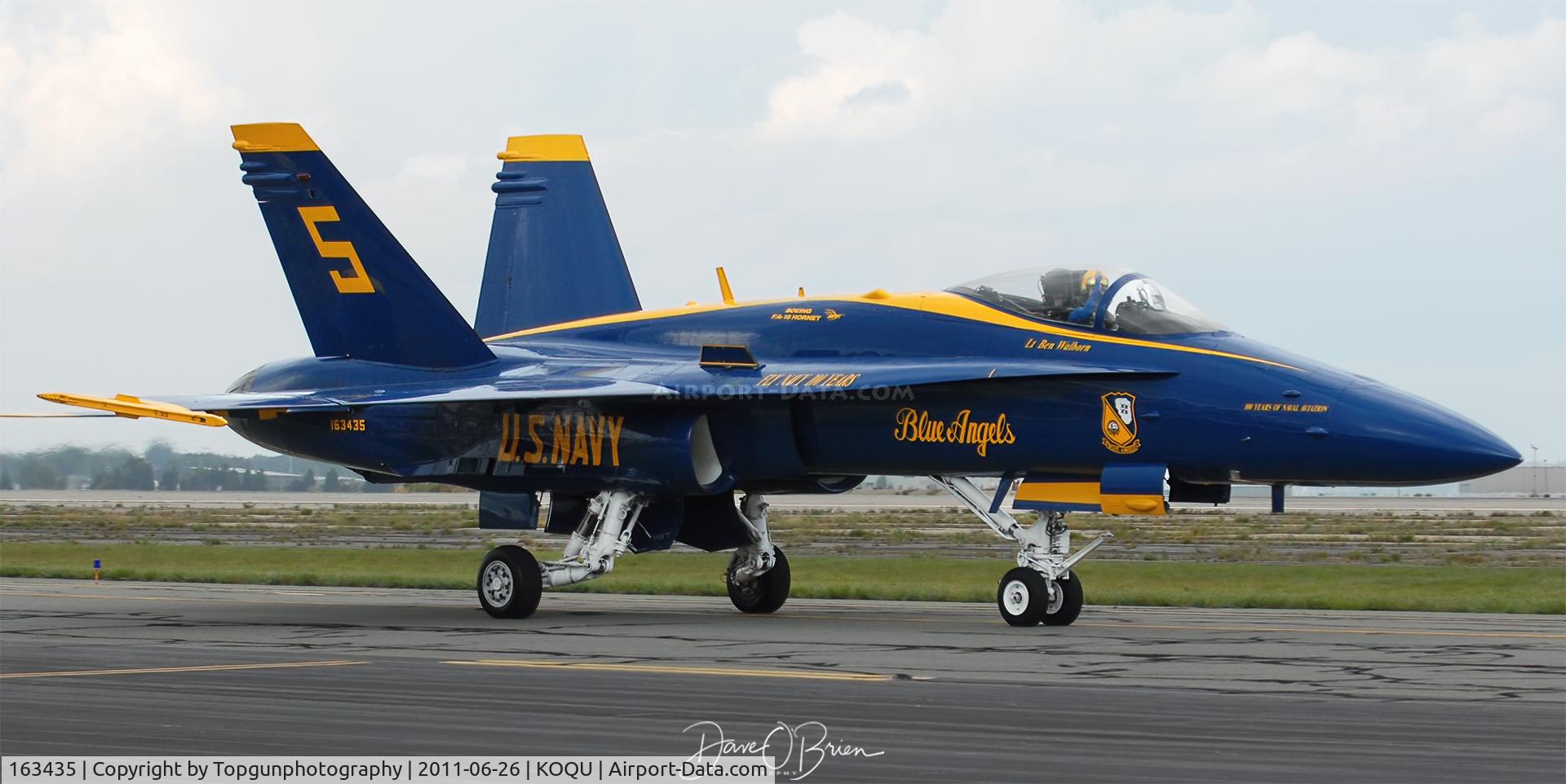 163435, 1987 McDonnell Douglas F/A-18C Hornet C/N 0634/C008, Lead solo taxing out.
