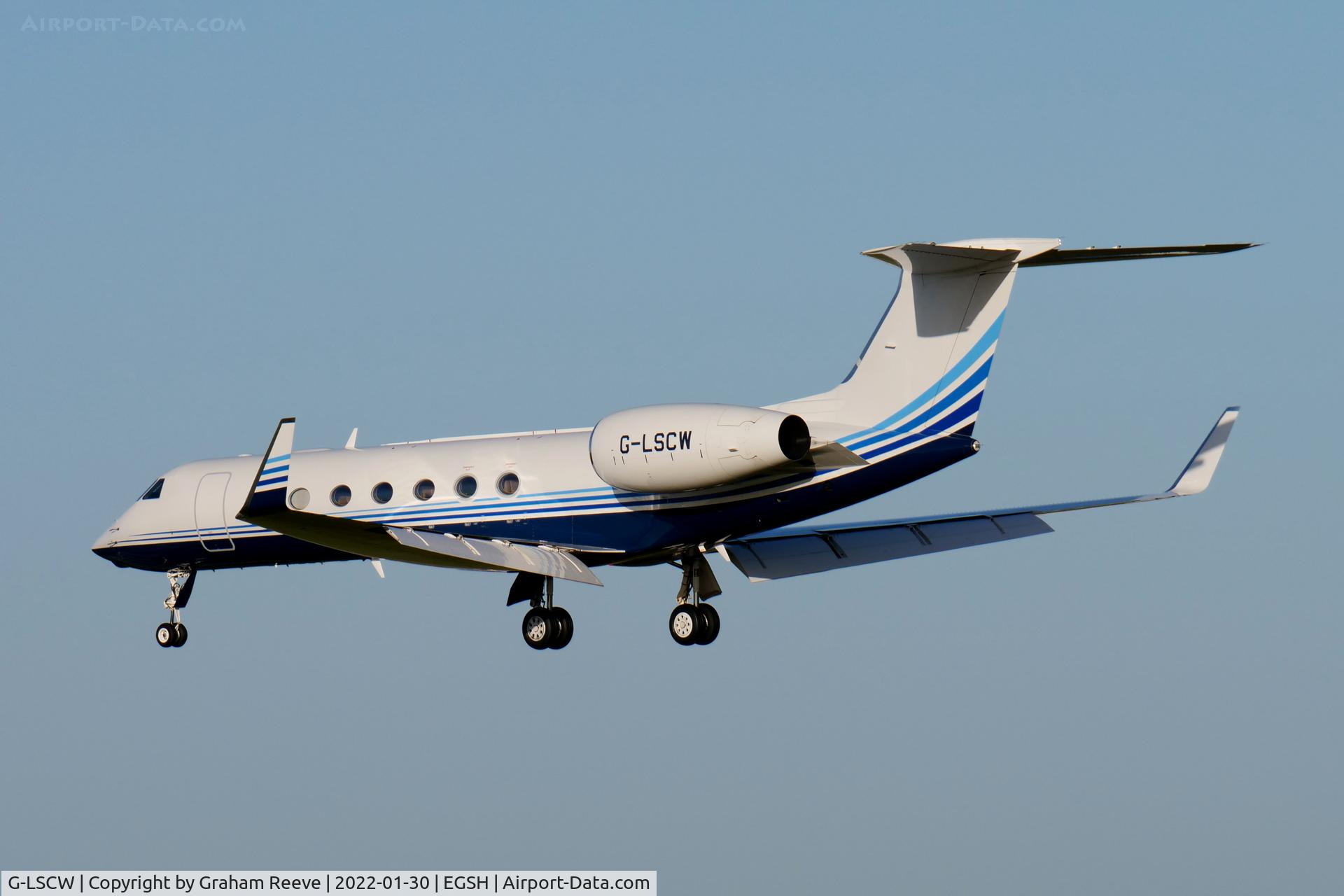 G-LSCW, 2014 Gulfstream Aerospace GV-SP (G550) C/N 5471, Landing at Norwich.