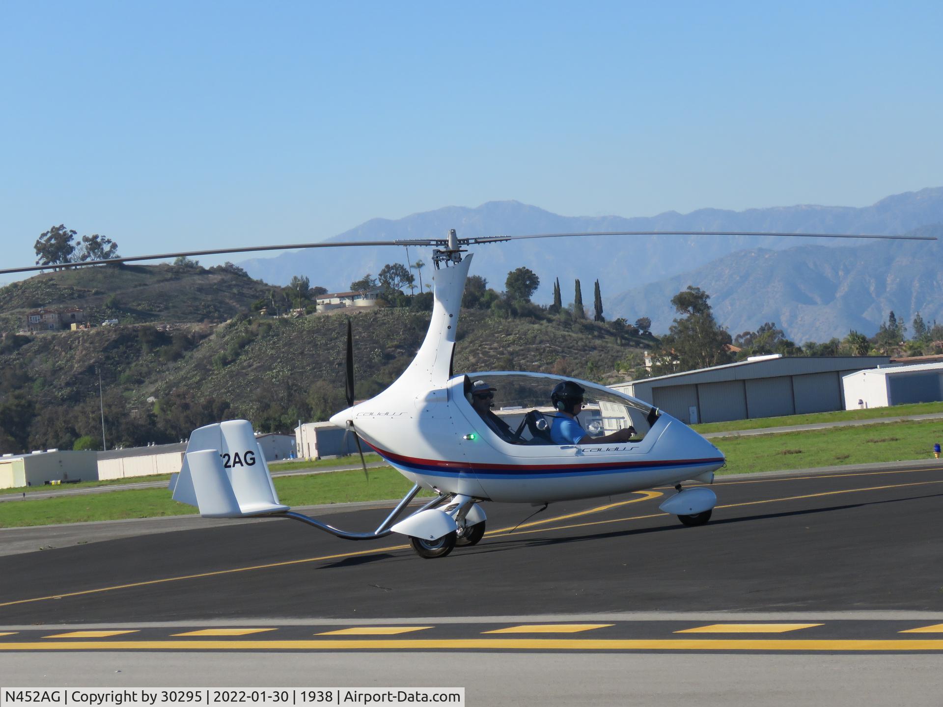 N452AG, 2016 AutoGyro Calidus C/N US-C00429, Taxiing