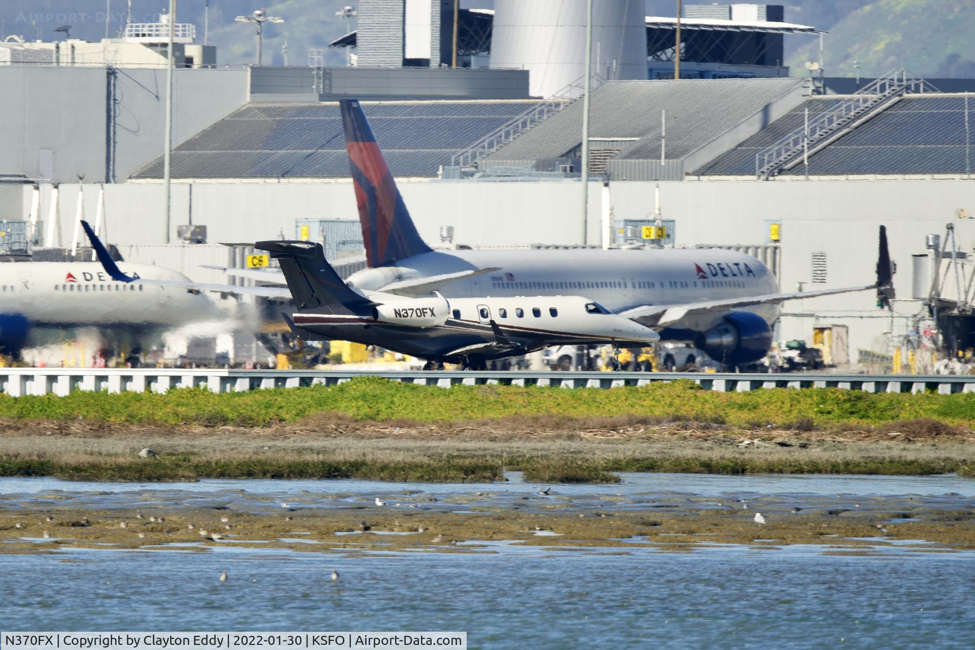 N370FX, 2016 Embraer Phenom EMB-505 C/N 50500384, SFO 2022.