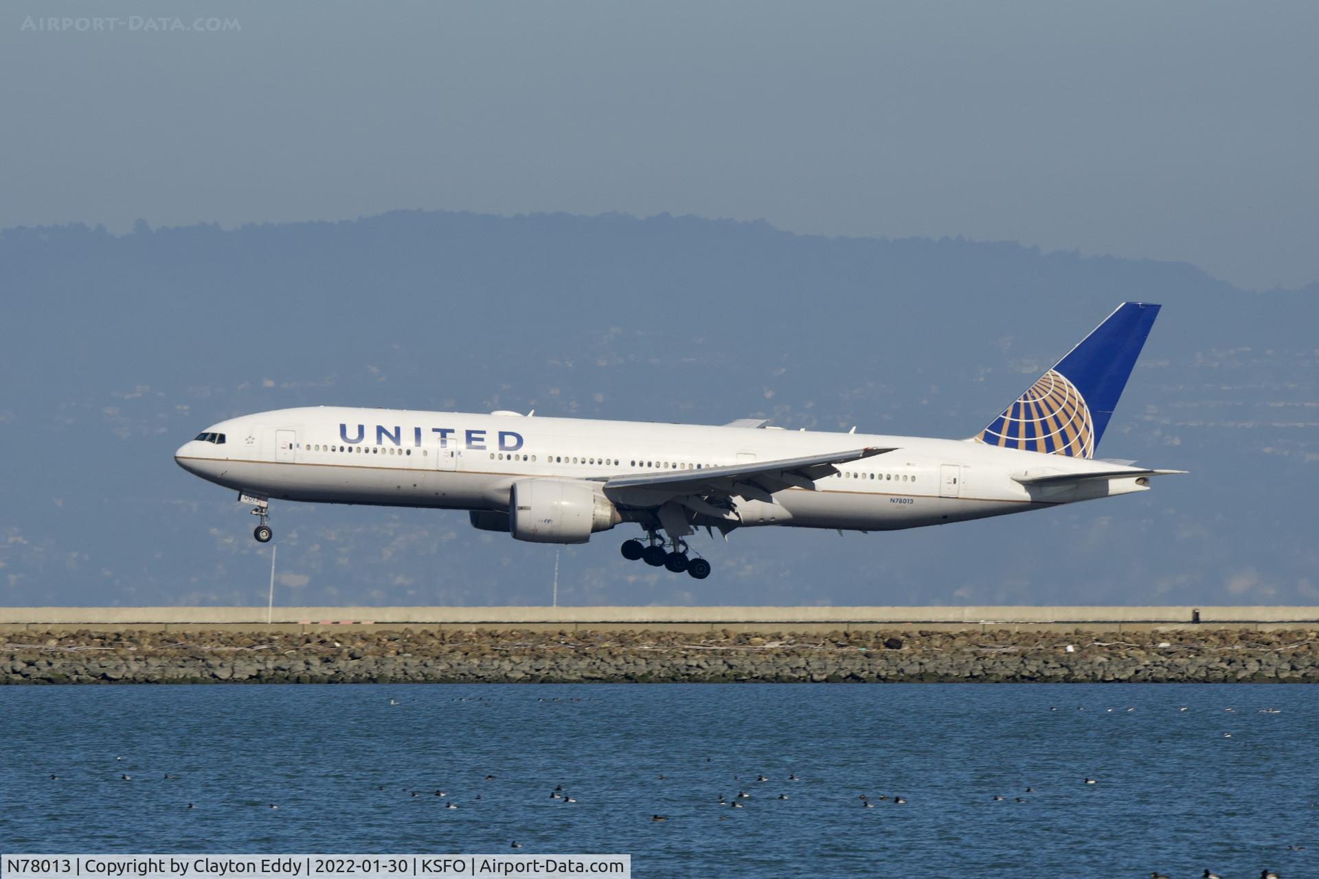 N78013, 1999 Boeing 777-224 C/N 29861, SFO 2022.