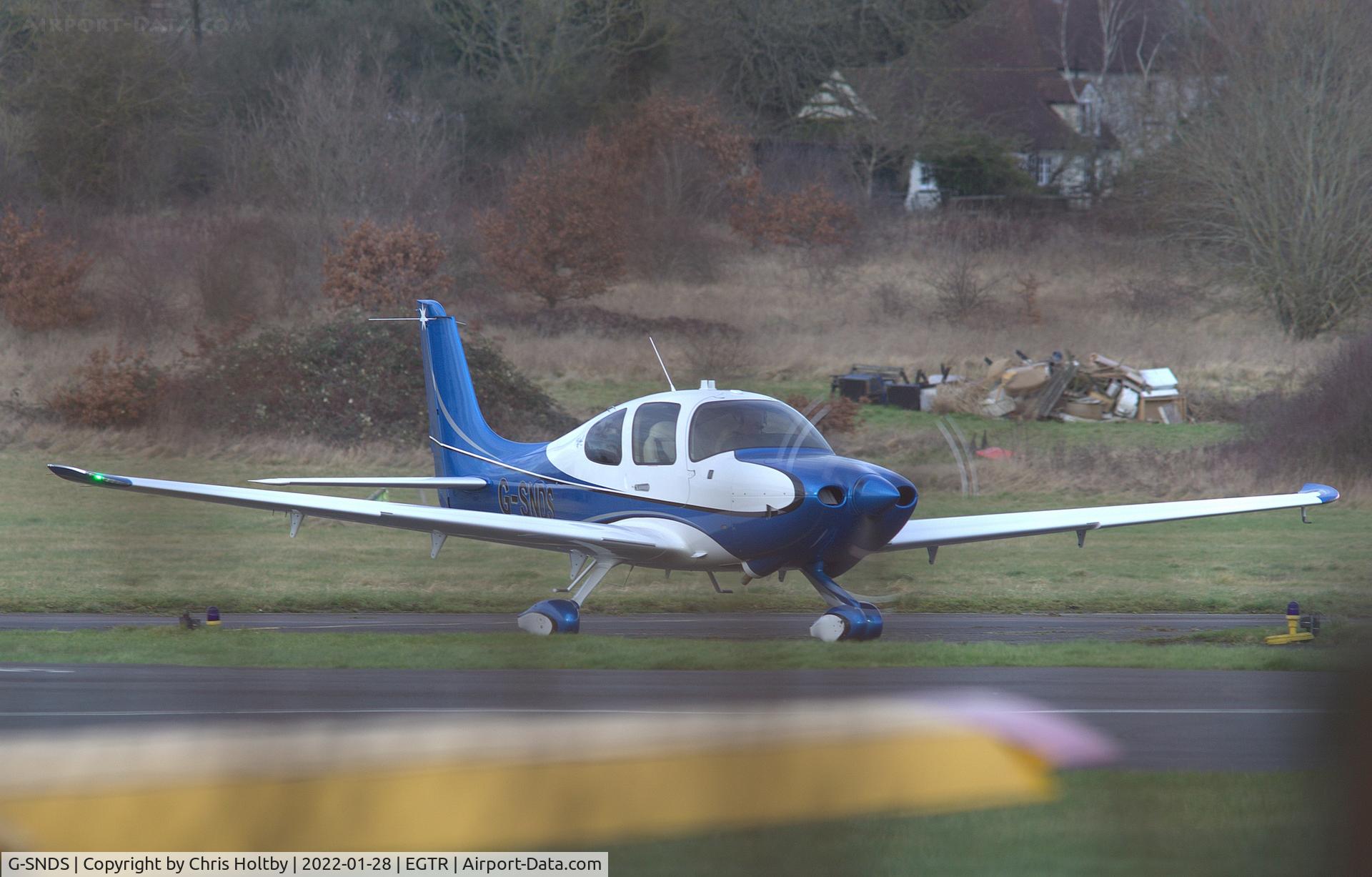 G-SNDS, 2019 Cirrus SR20 C/N 2528, Just landed at Elstree
