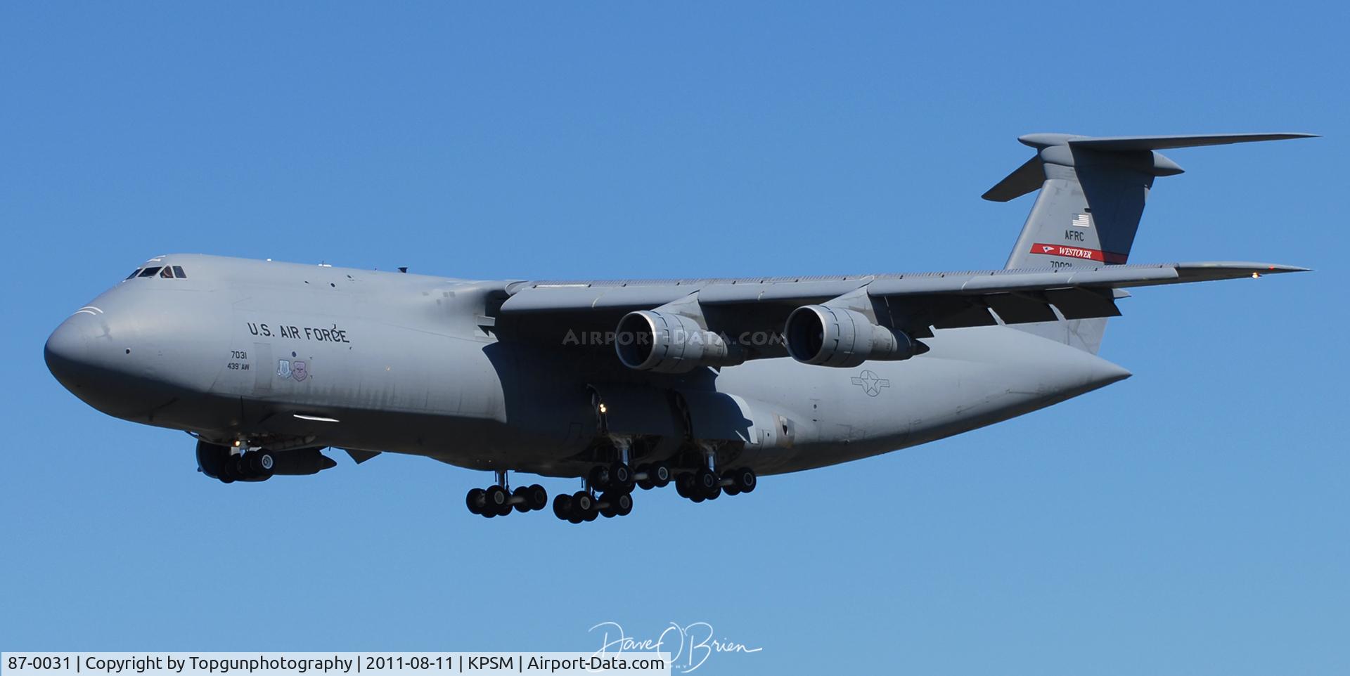 87-0031, 1987 Lockheed C-5B Galaxy C/N 500-0117, 439th AW arriving for static display