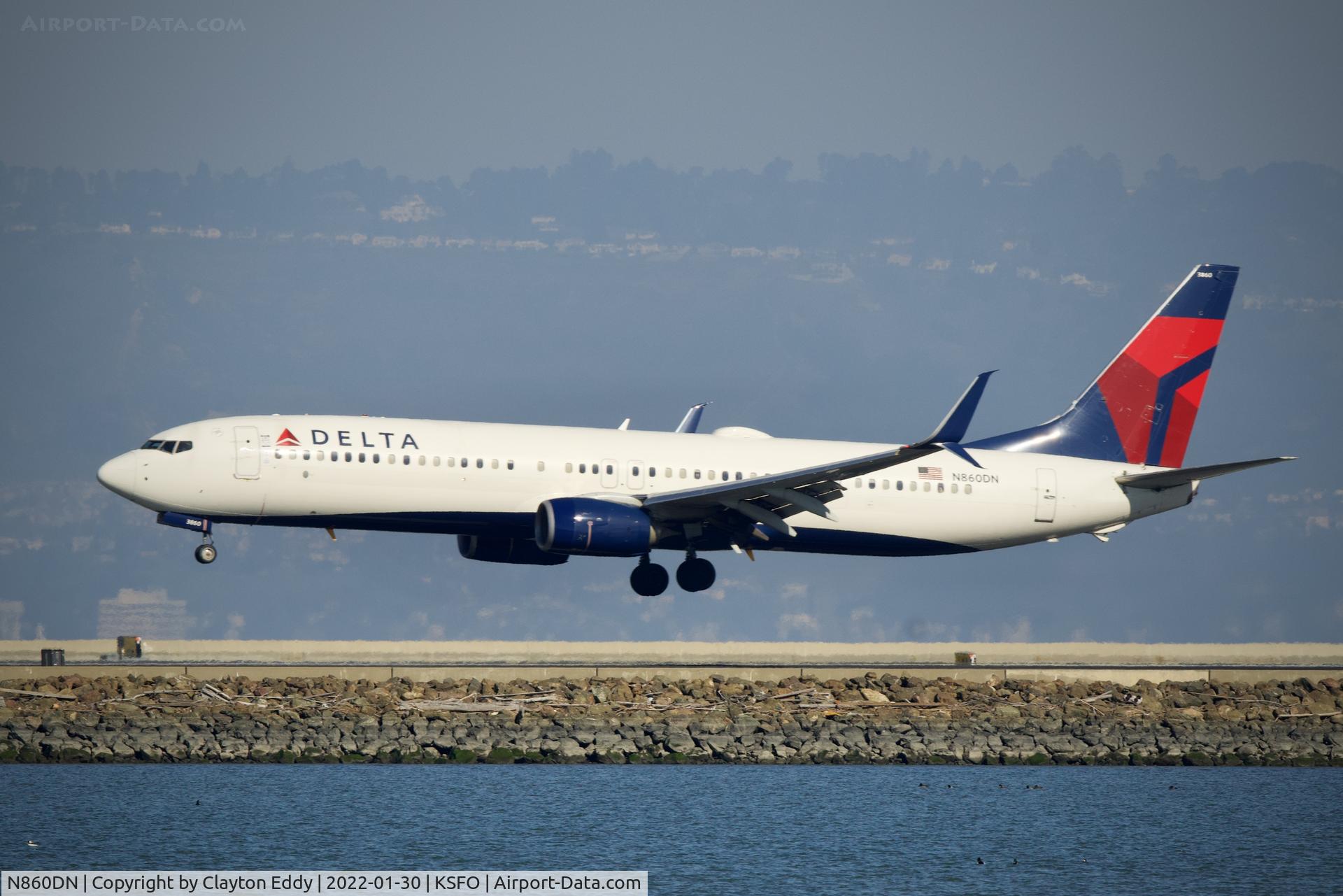 N860DN, 2016 Boeing 737-932/ER C/N 31971, SFO 2022.