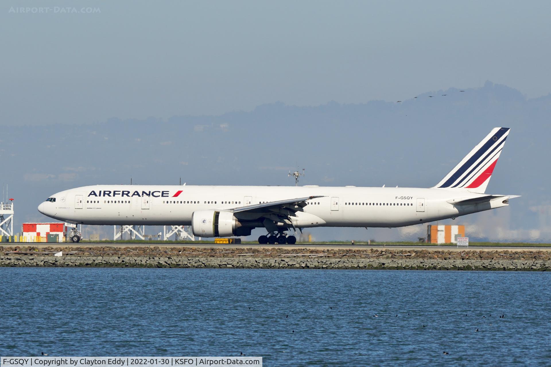 F-GSQY, 2007 Boeing 777-328/ER C/N 35678, SFO 2022.