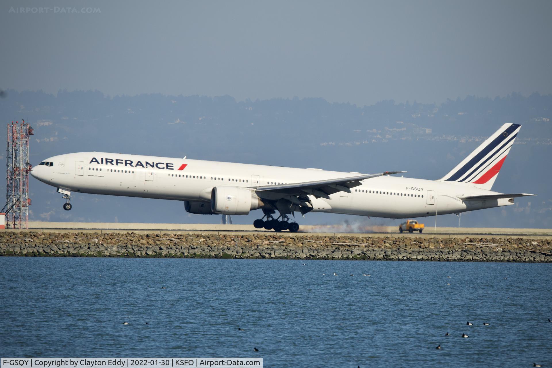 F-GSQY, 2007 Boeing 777-328/ER C/N 35678, SFO 2022.