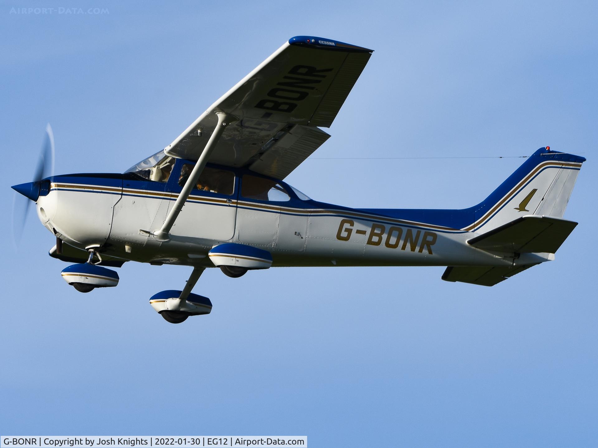 G-BONR, 1977 Cessna 172N Skyhawk C/N 172-68164, Departing Northrepps.