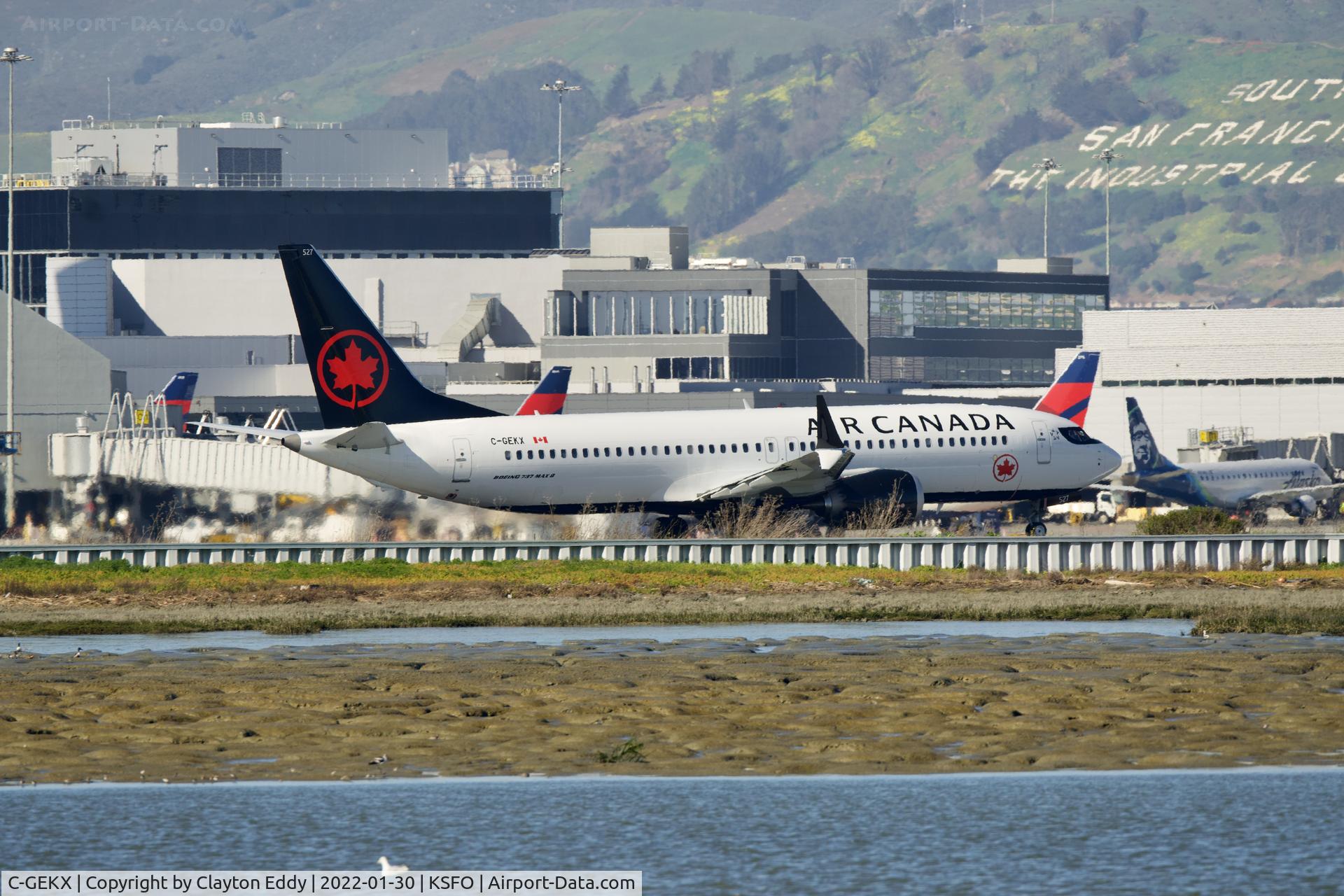 C-GEKX, 2019 Boeing 737-8 MAX C/N 61232, SFO 2022.