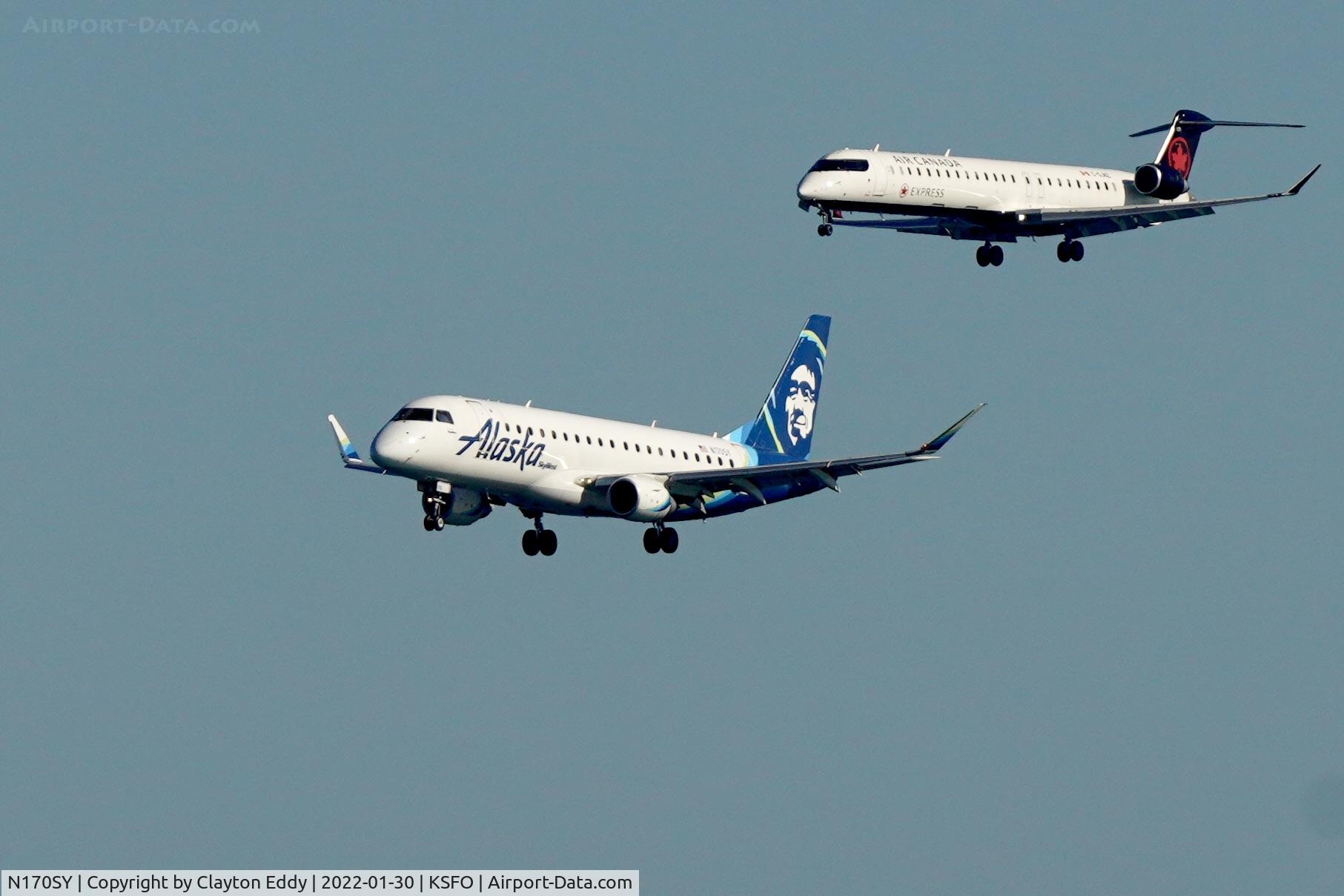 N170SY, 2015 Embraer 175LR (ERJ-170-200LR) C/N 17000483, SFO 2022.