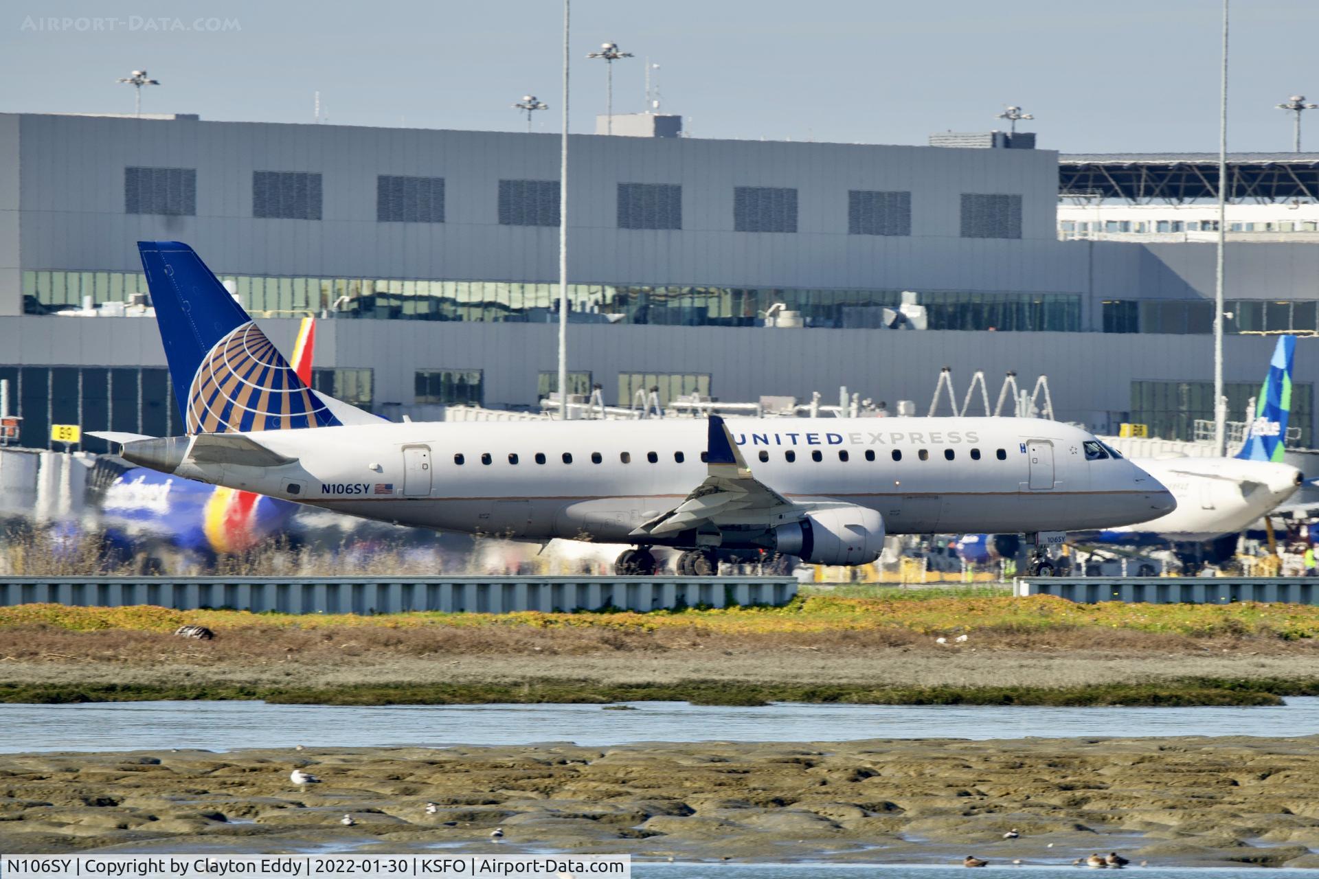 N106SY, 2013 Embraer 175LR (ERJ-170-200LR) C/N 17000399, SFO 2022.