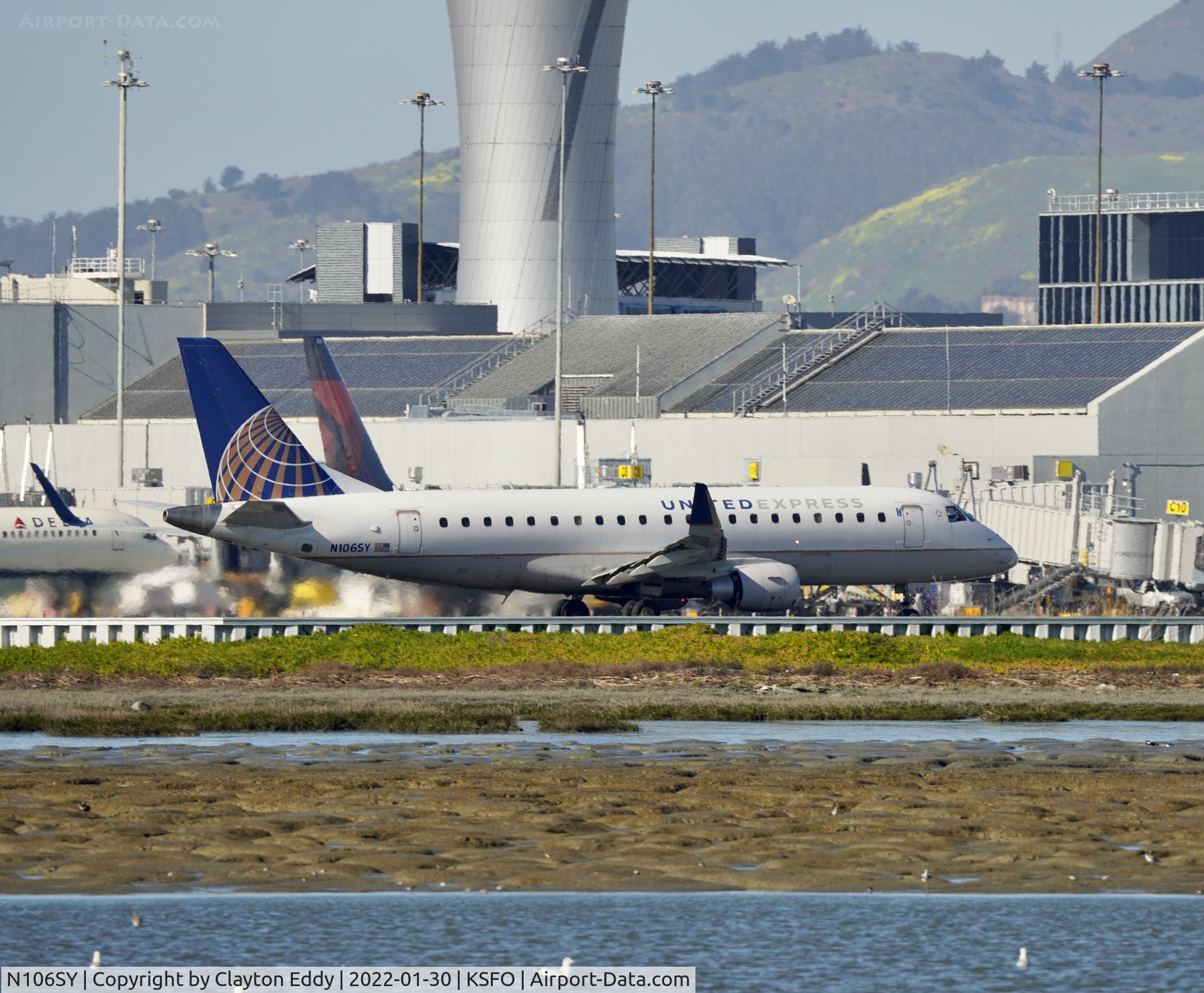 N106SY, 2013 Embraer 175LR (ERJ-170-200LR) C/N 17000399, SFO 2022.