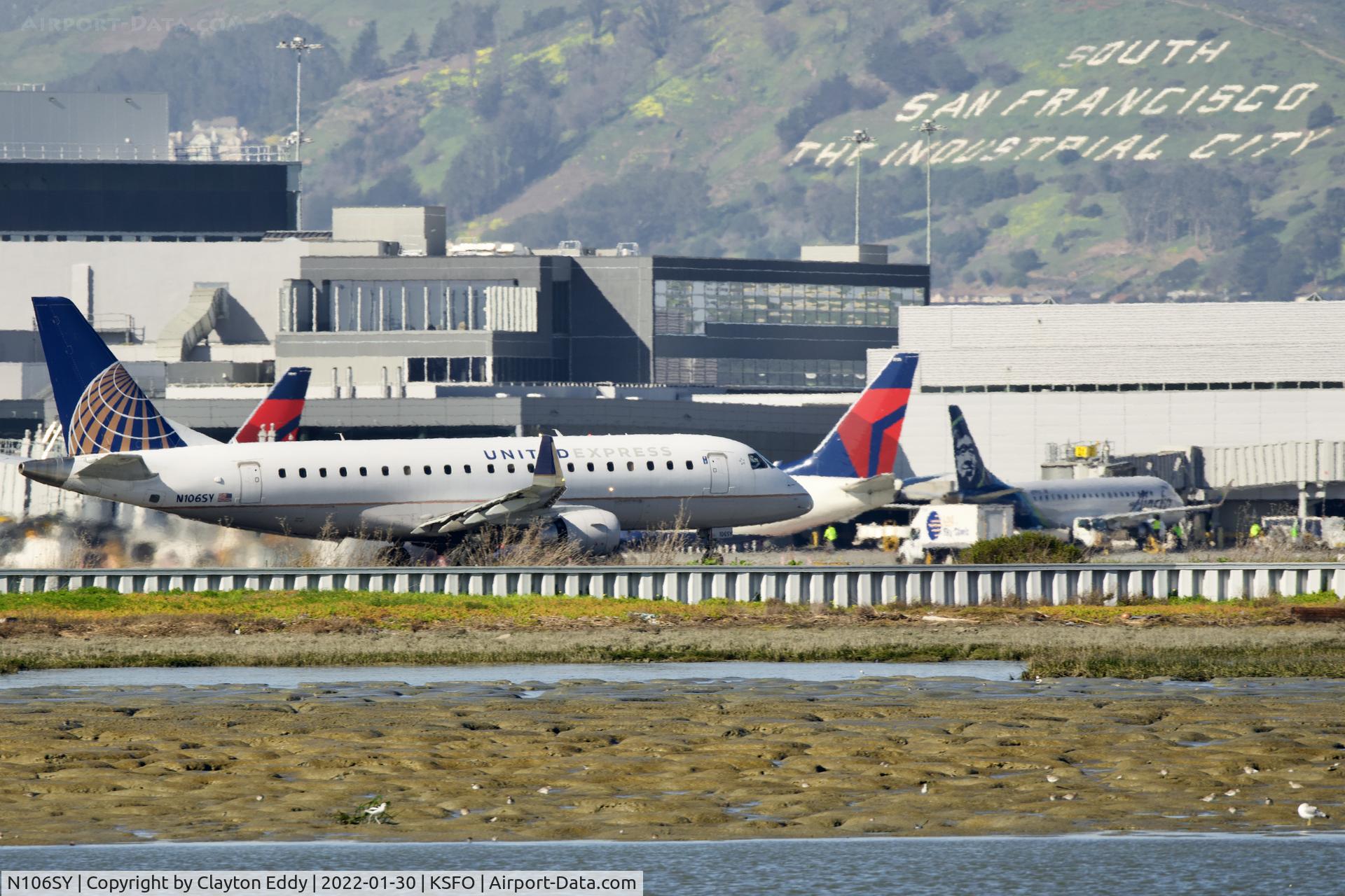 N106SY, 2013 Embraer 175LR (ERJ-170-200LR) C/N 17000399, SFO 2022.