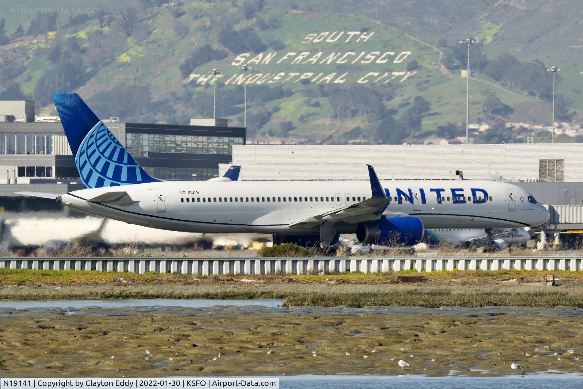 N19141, 2000 Boeing 757-224 C/N 30354, SFO 2021.