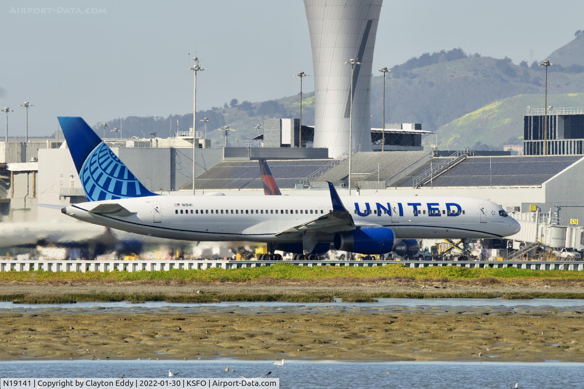 N19141, 2000 Boeing 757-224 C/N 30354, SFO 2021.