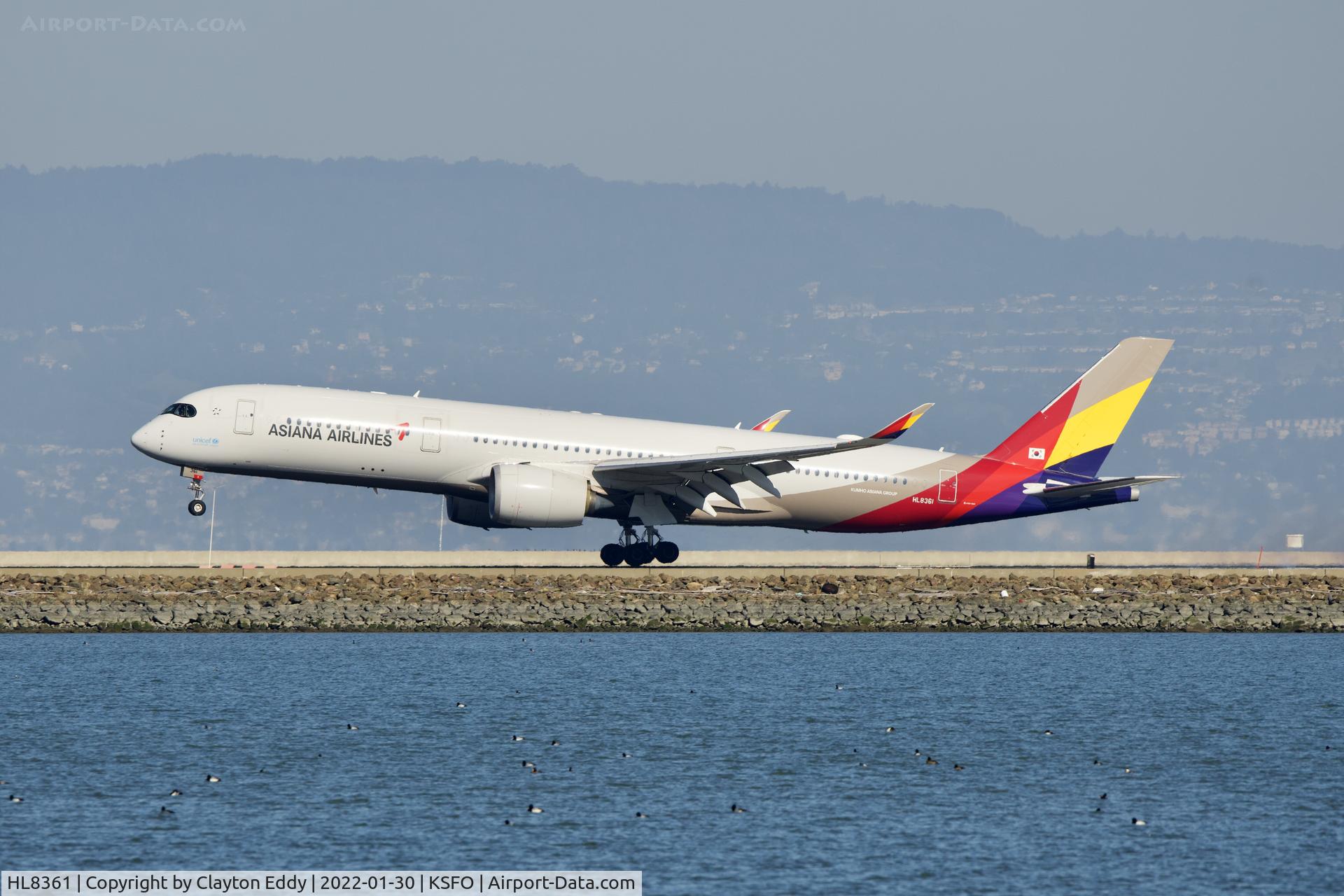 HL8361, 2019 Airbus A350-941 C/N 301, SFO 2022.