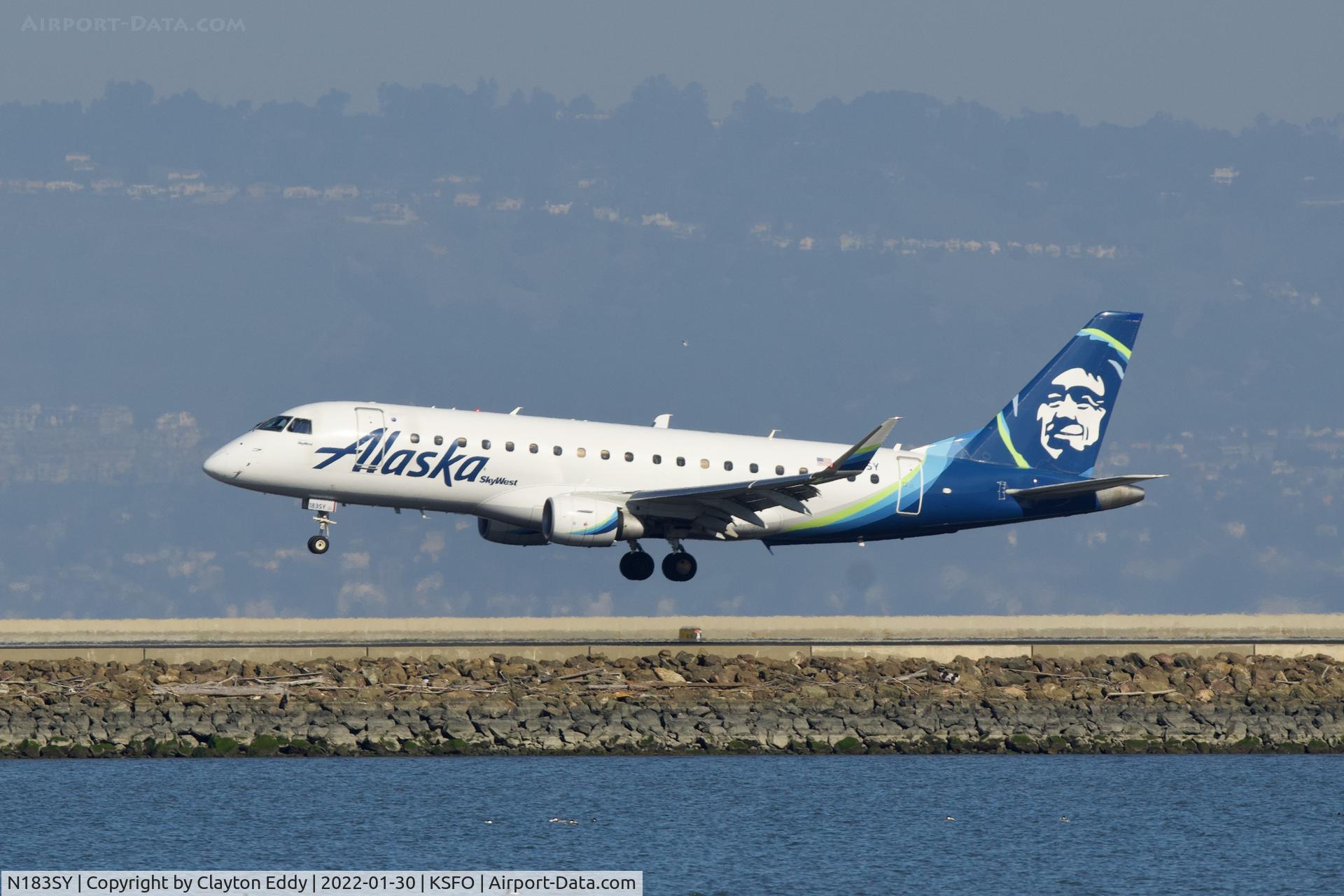 N183SY, 2016 Embraer 175LR (ERJ-170-200LR) C/N 17000589, SFO 2022.
