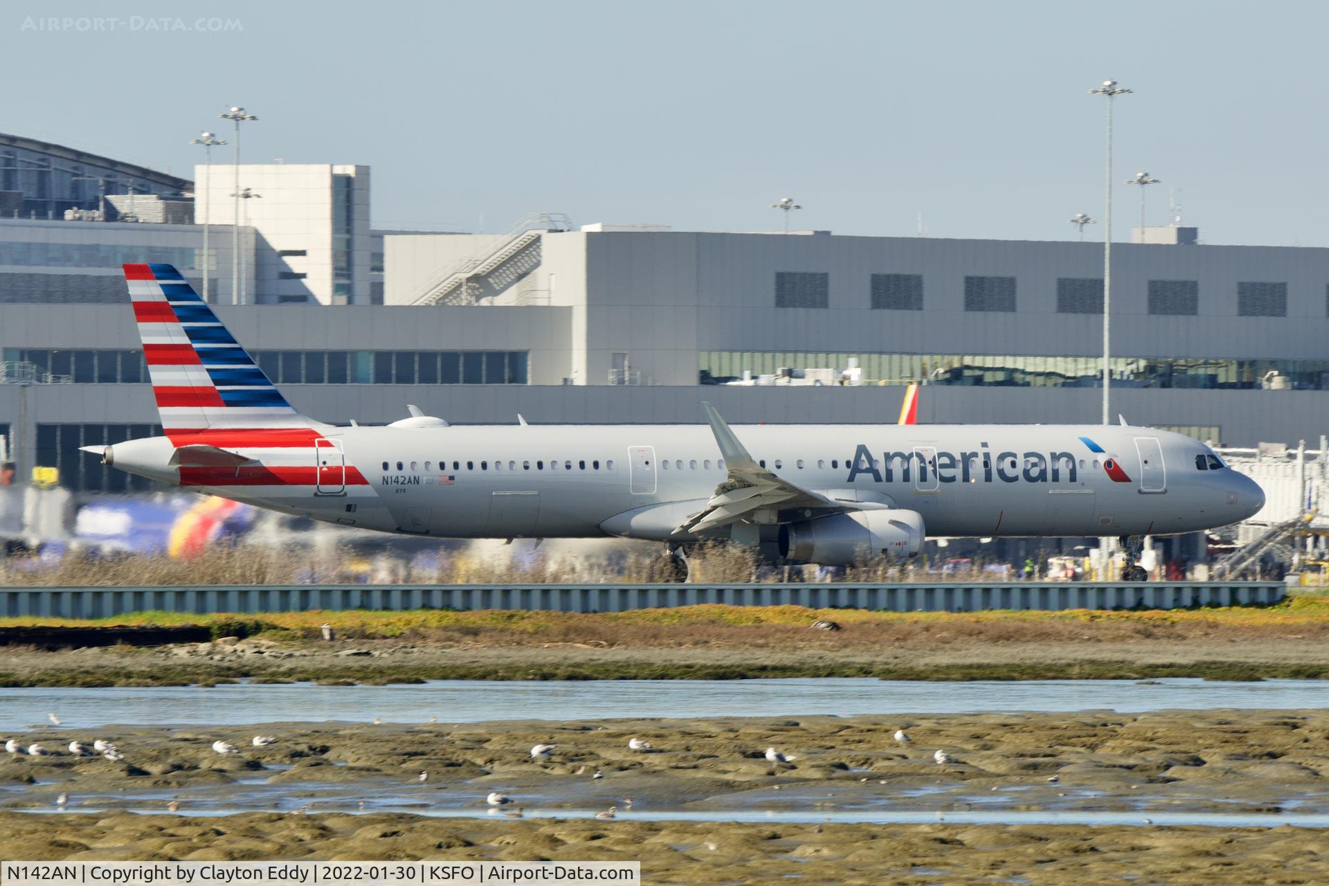 N142AN, 2015 Airbus A321-231 C/N 6711, SFO 2022.