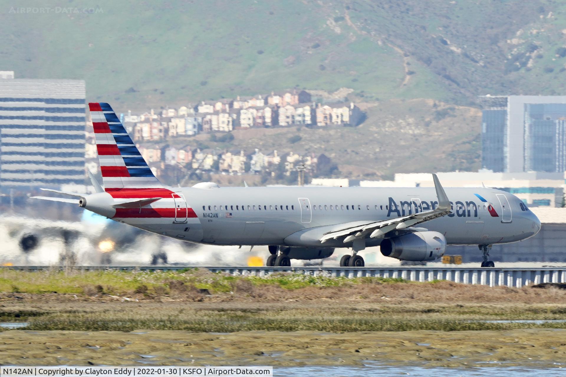 N142AN, 2015 Airbus A321-231 C/N 6711, SFO 2022.