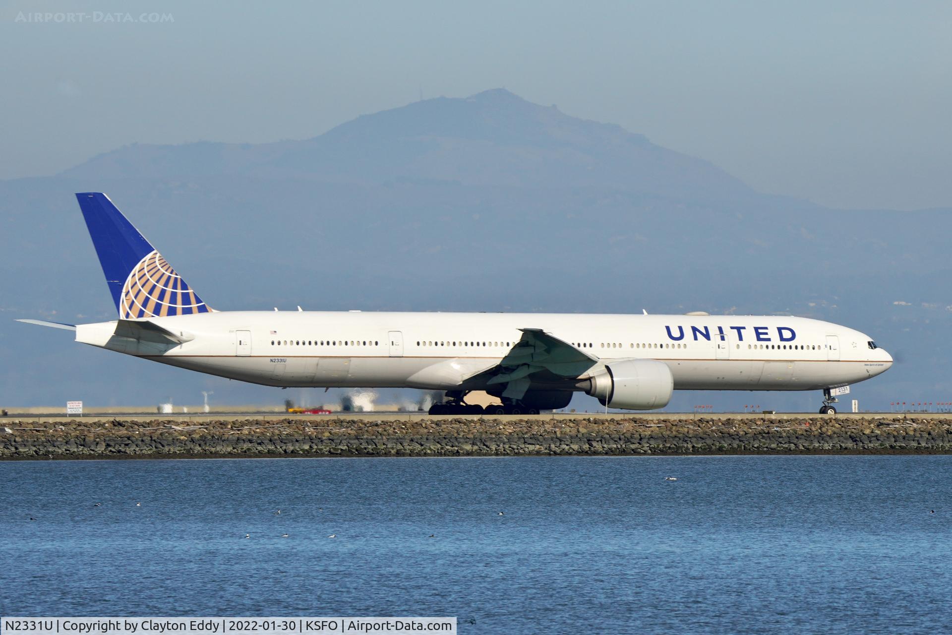 N2331U, 2016 Boeing 777-322/ER C/N 62642, SFO 2022.