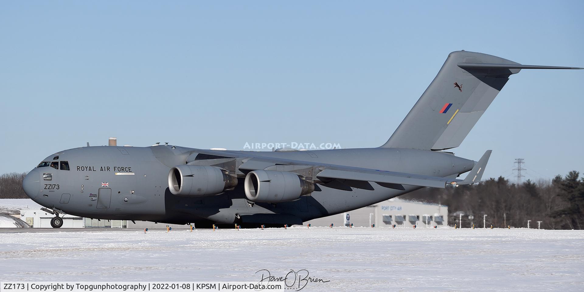 ZZ173, 2001 Boeing C-17A Globemaster III C/N F-080, ASCOT6673 taking RW34