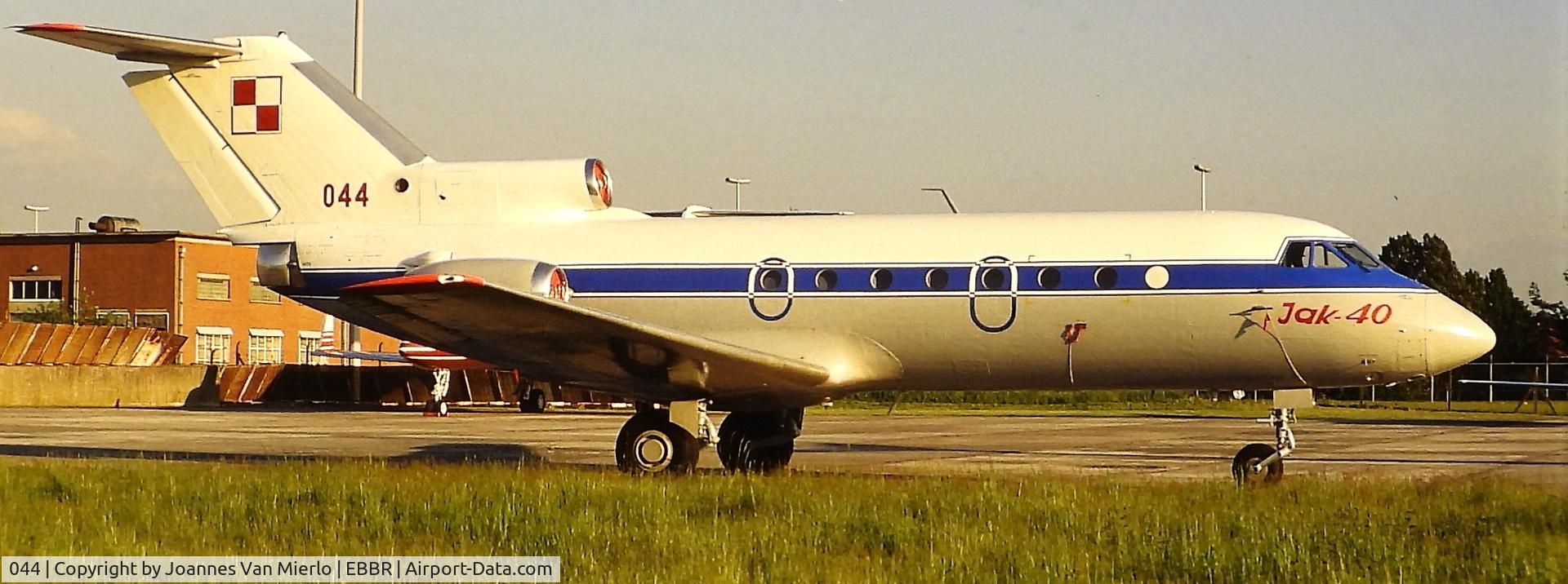 044, 1978 Yakovlev Yak-40 C/N 9840659, Slide scan