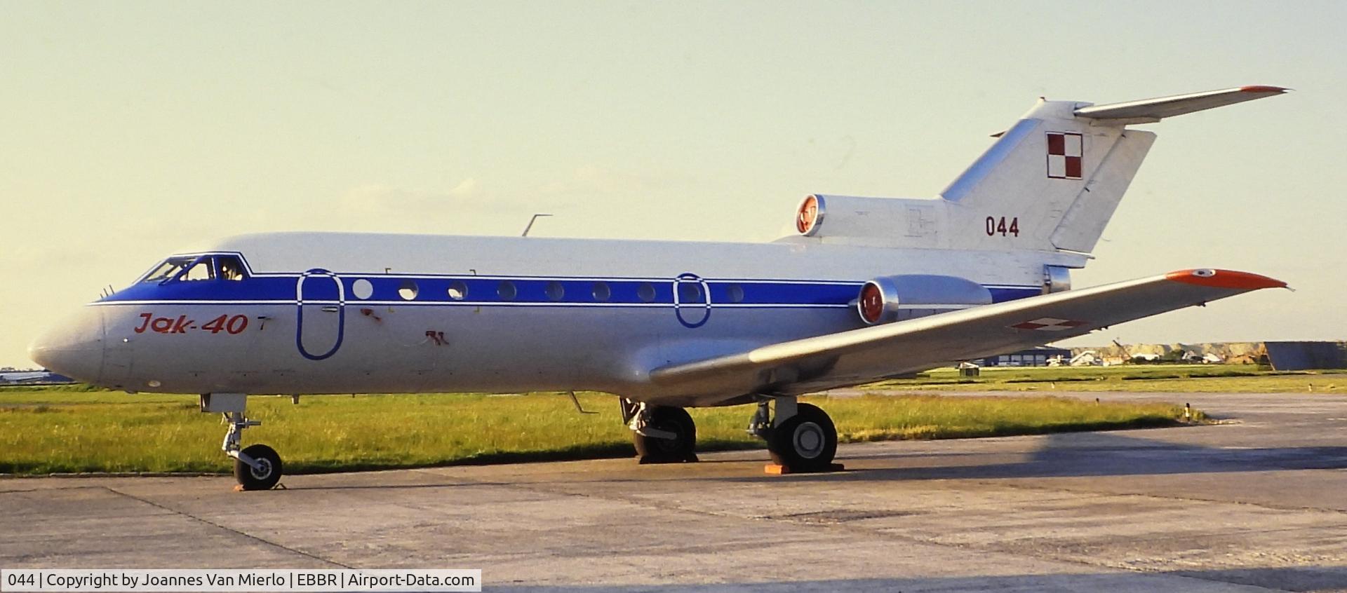 044, 1978 Yakovlev Yak-40 C/N 9840659, Slide scan