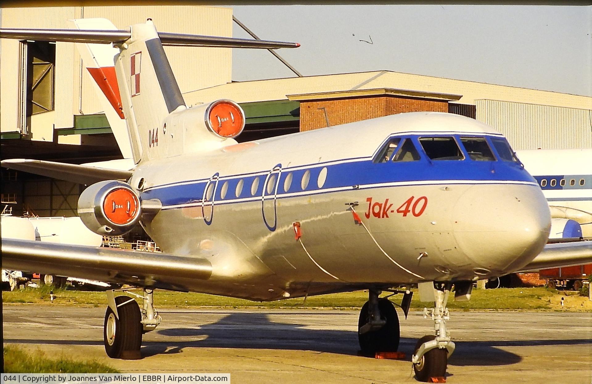 044, 1978 Yakovlev Yak-40 C/N 9840659, Slide scan