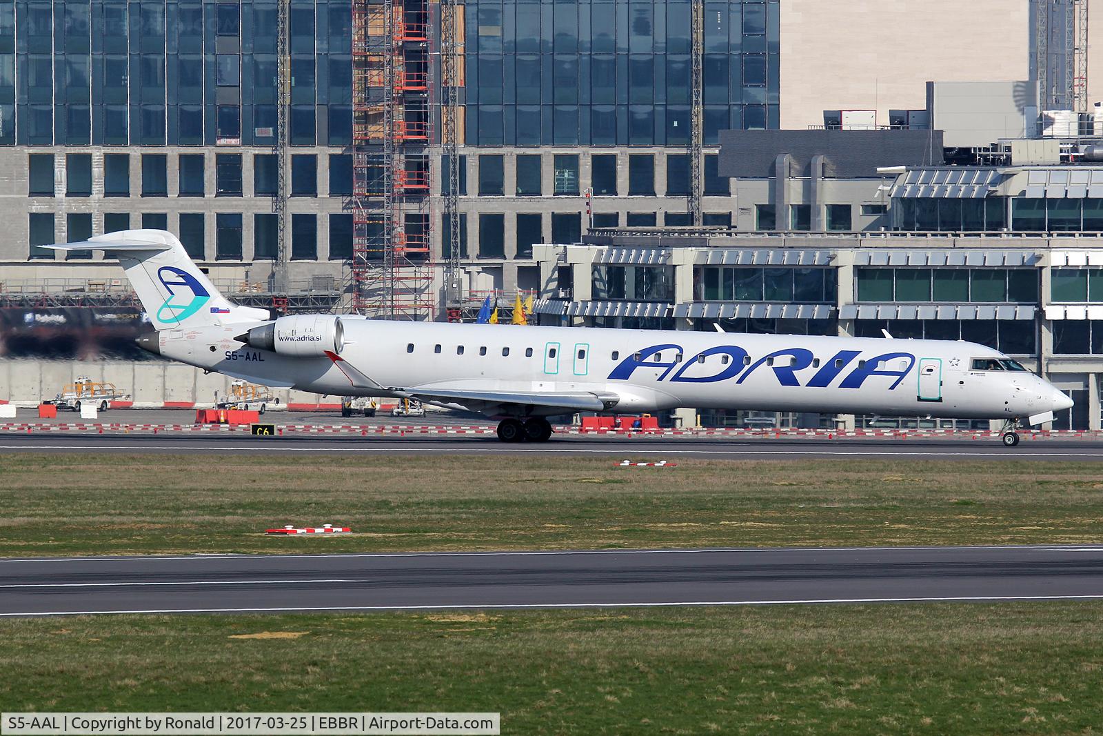 S5-AAL, 2007 Bombardier CRJ-900LR (CL-600-2D24) C/N 15129, at bru