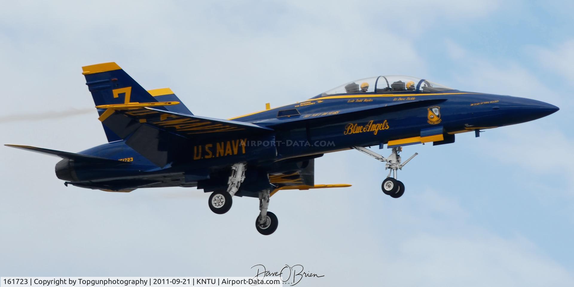 161723, McDonnell Douglas F/A-18B Hornet C/N 0073/B022, Family Model of the Blue Angel