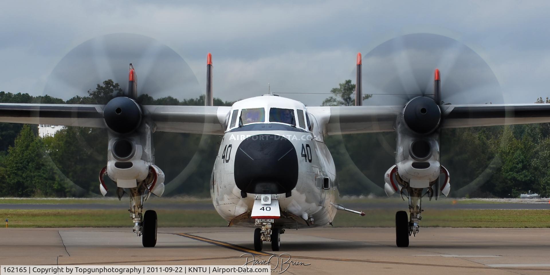 162165, Grumman C-2A Greyhound C/N 45, COD taxing to the tarmac for static display at Oceana 2011