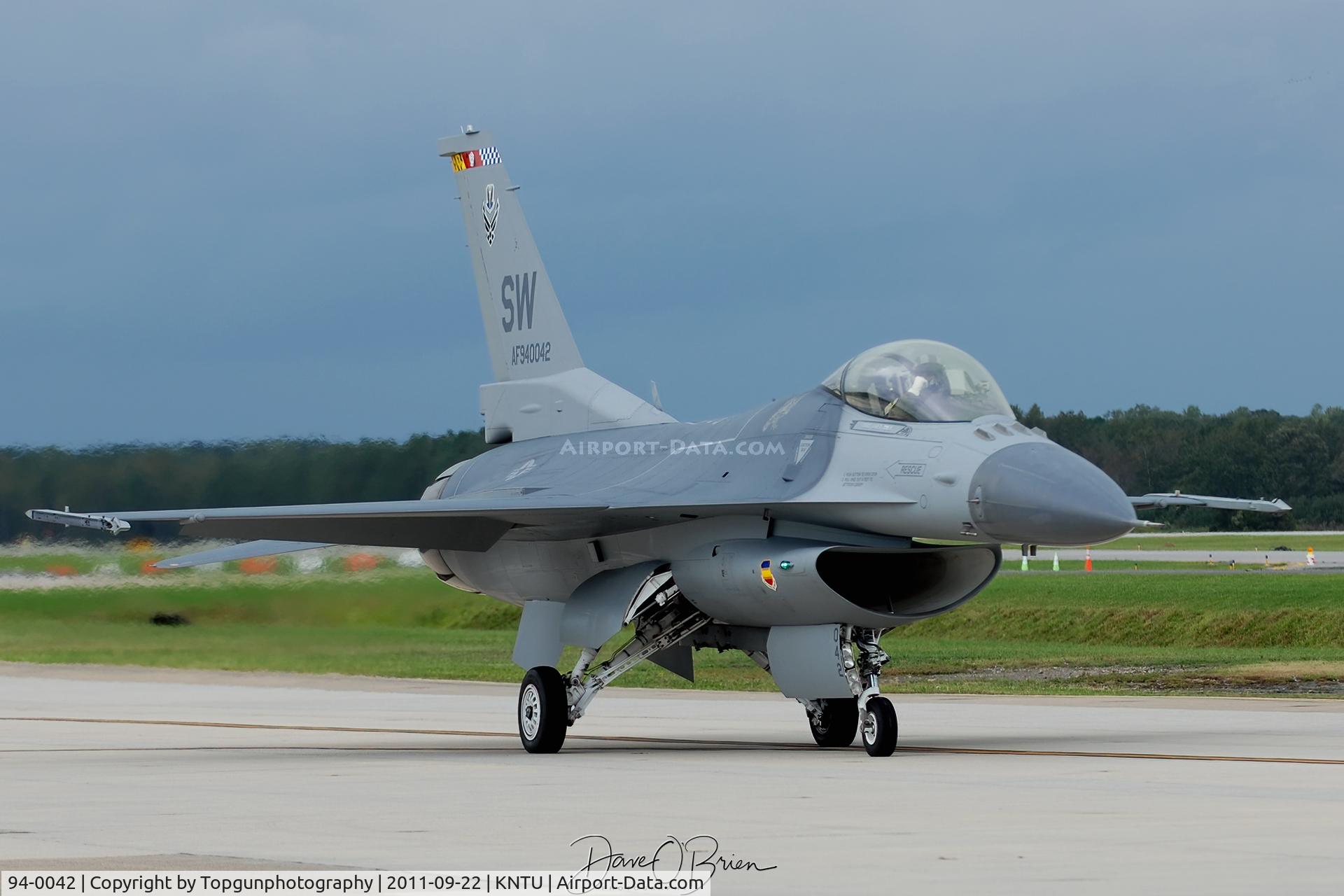 94-0042, Lockheed F-16CM Fighting Falcon C/N CC-194, F-16 Demo takes center stage