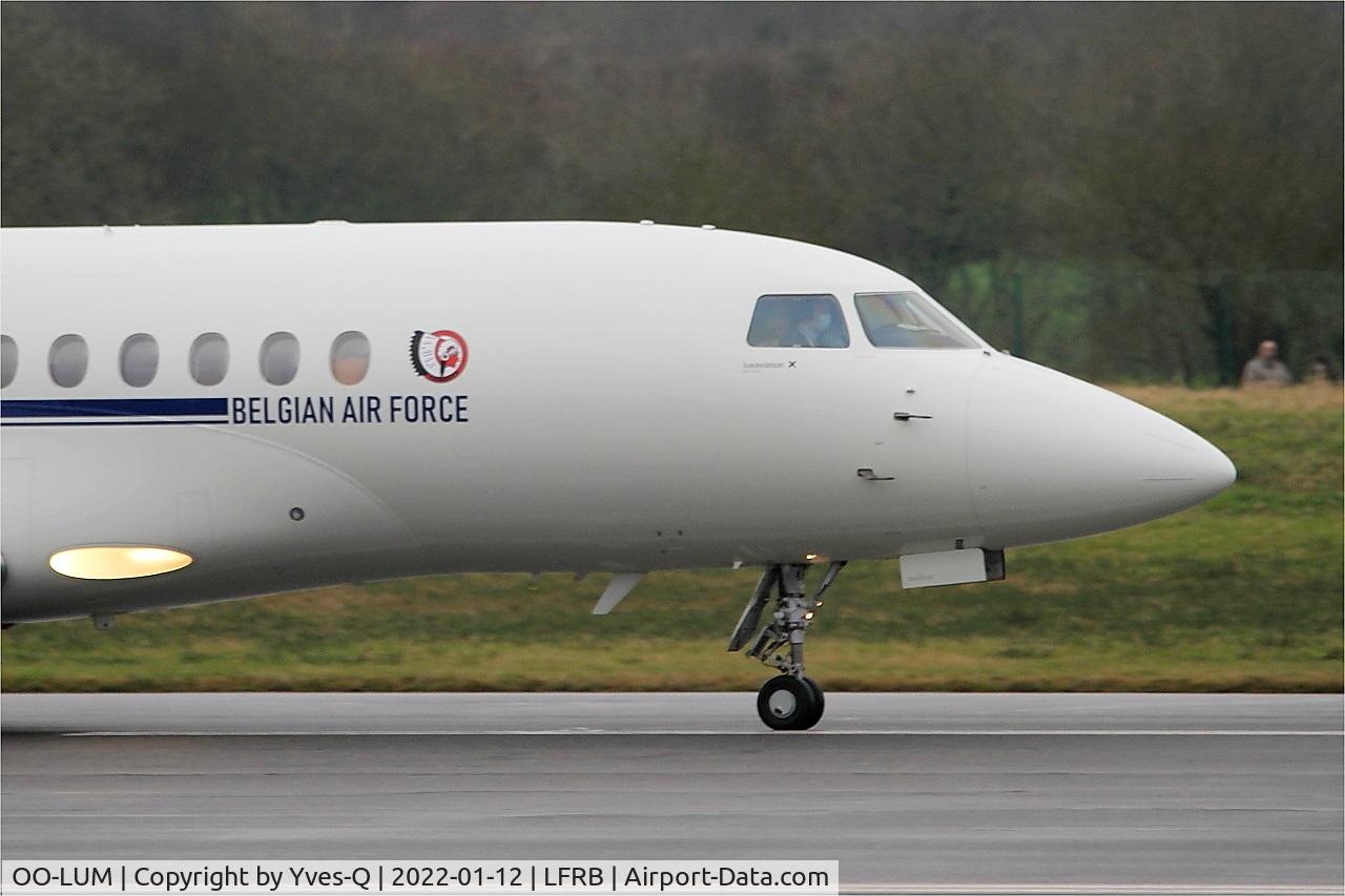 OO-LUM, 2007 Dassault Falcon 7X C/N 004, Dassault Falcon 7X, Take off run rwy 07R, Brest-Bretagne airport (LFRB-BES)
