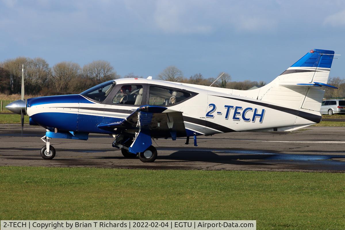 2-TECH, 2000 Rockwell Commander 114B C/N 14676, Very smart Commander taxying in at Dunkeswell