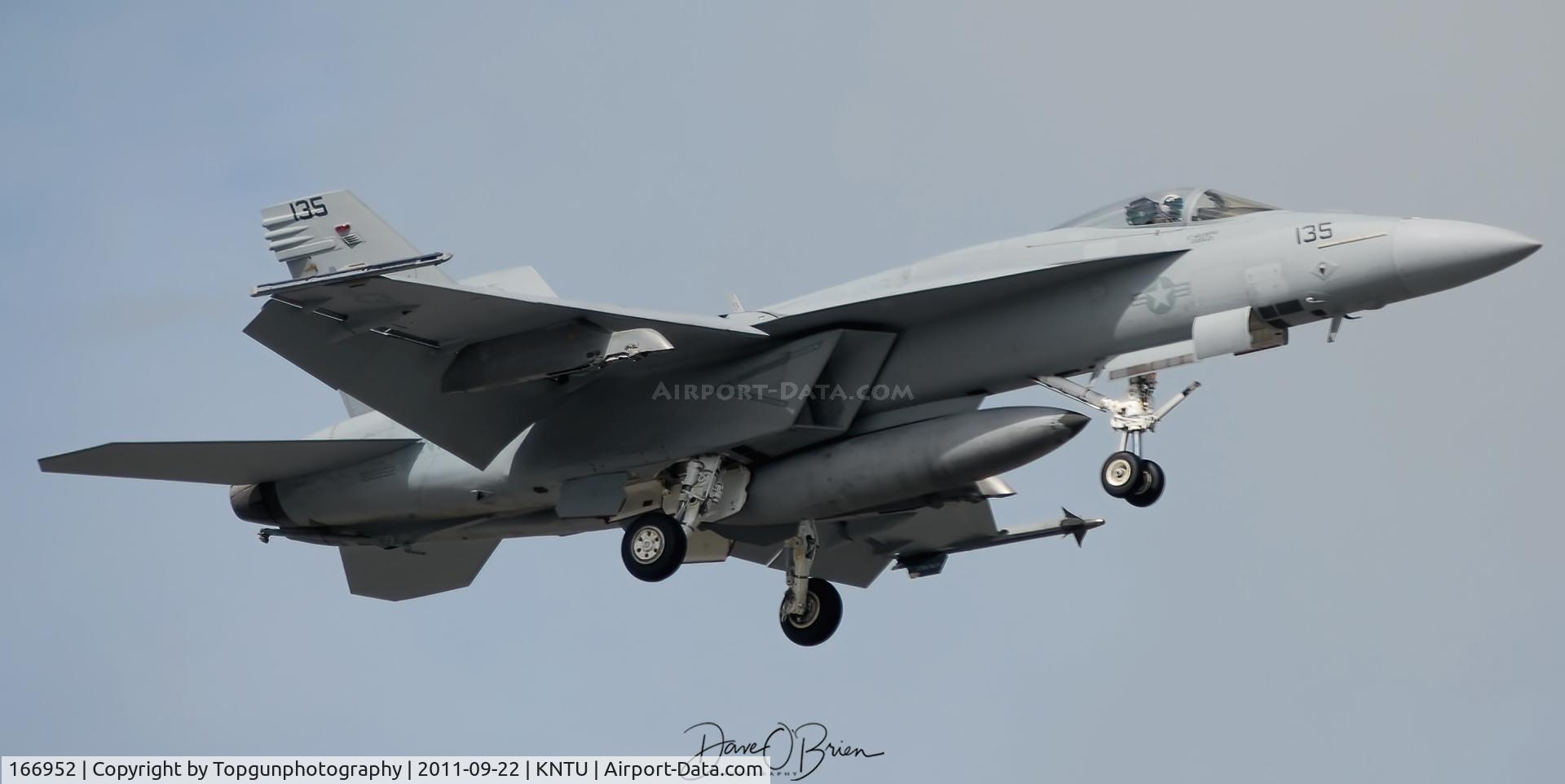 166952, Boeing F/A-18E Super Hornet C/N E194, VFA-106 AD-135
