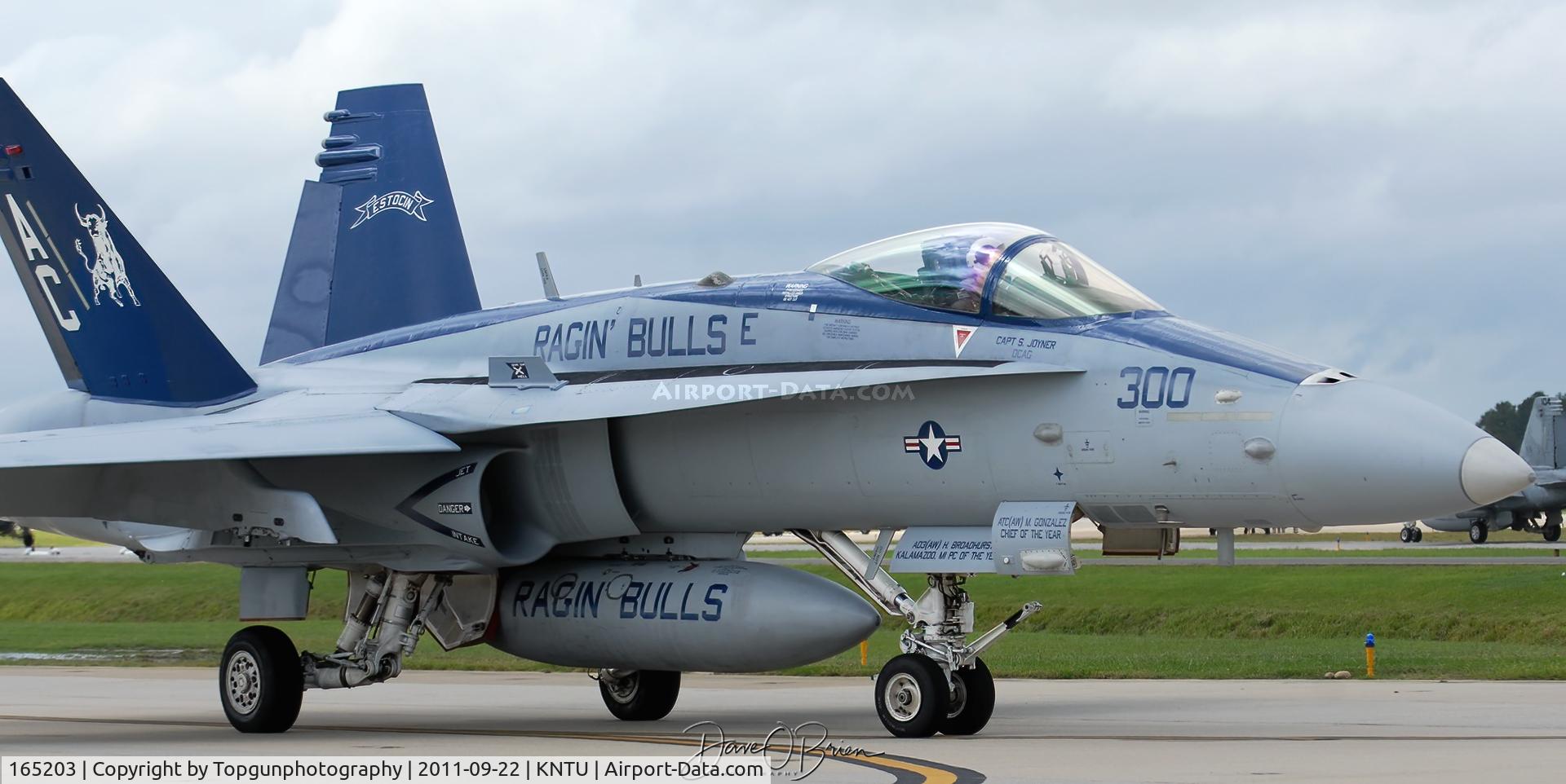 165203, McDonnell Douglas F/A-18C Hornet C/N 1360/C428, Ragin Bulls CAG
