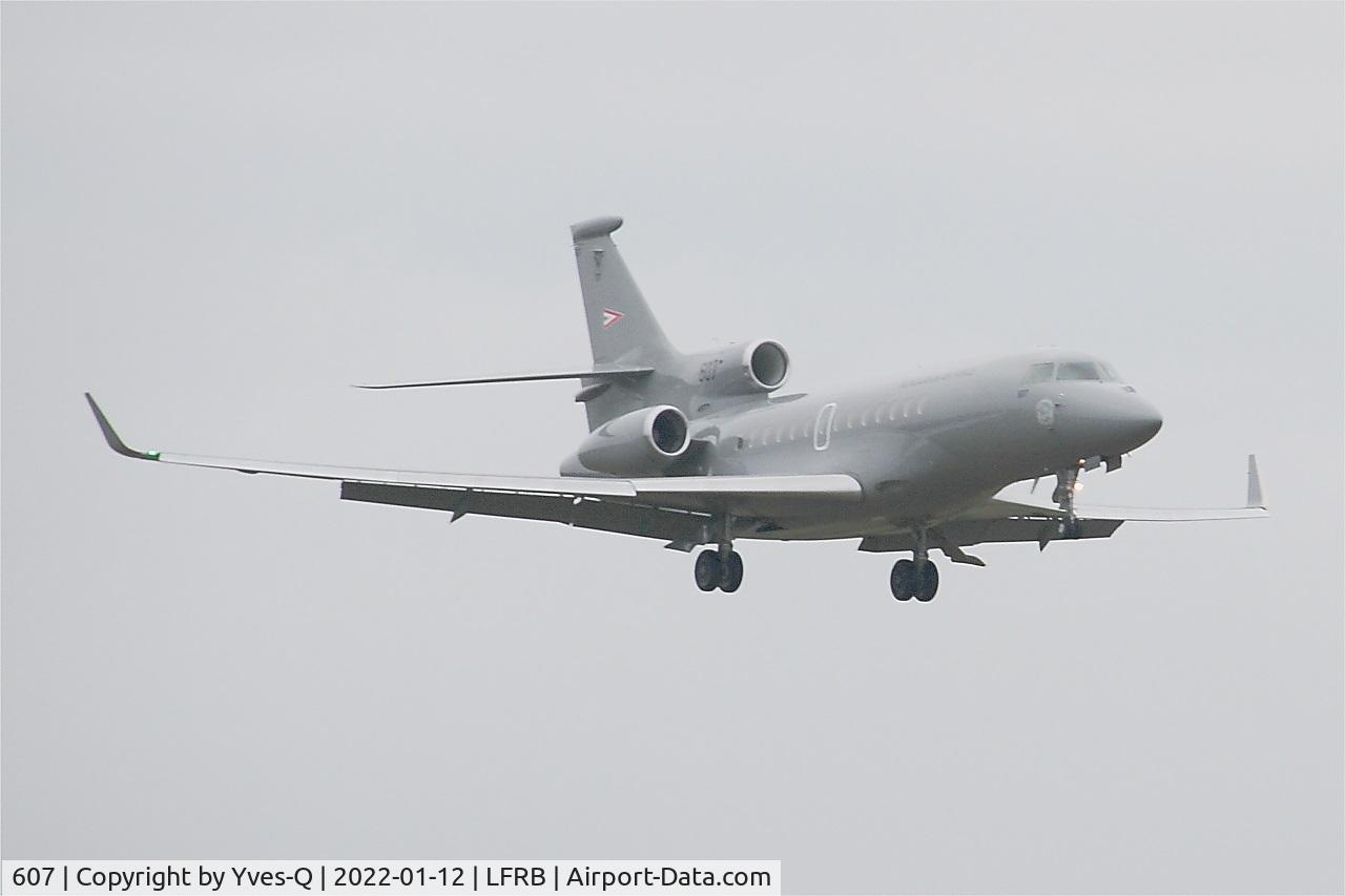 607, 2008 Dassault Falcon 7X C/N 021, Dassault Falcon 7X, On final rwy 07R, Brest-Bretagne airport (LFRB-BES)