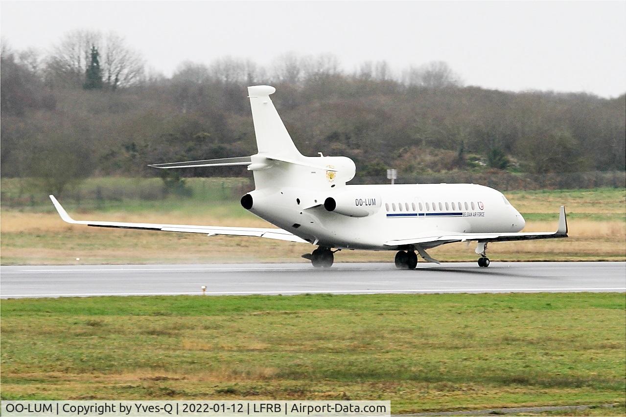 OO-LUM, 2007 Dassault Falcon 7X C/N 004, Dassault Falcon 7X, Take off run rwy 07R, Brest-Bretagne airport (LFRB-BES)