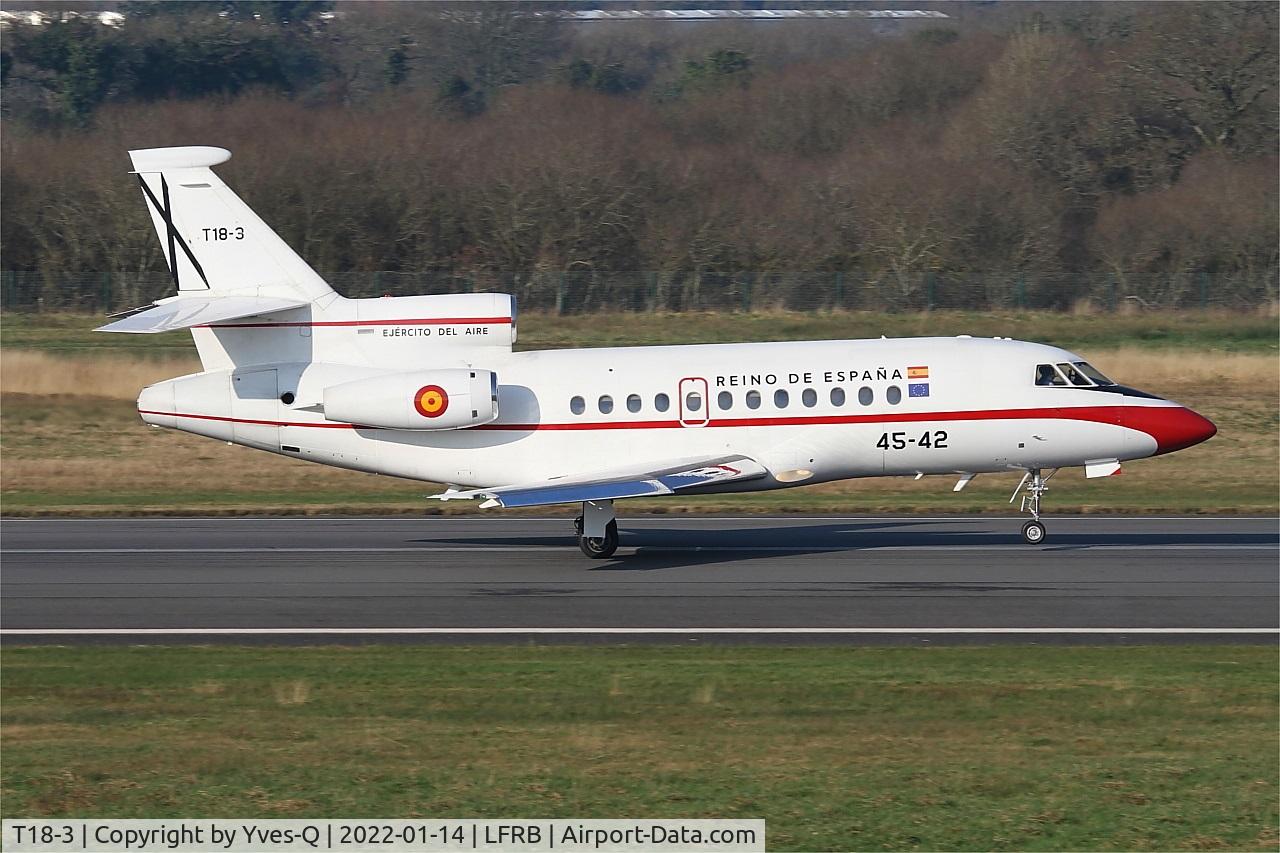 T18-3, 1989 Dassault Falcon 900B C/N 077, Dassault Falcon 900B, Take off run rwy 07R, Brest-Bretagne airport (LFRB-BES)