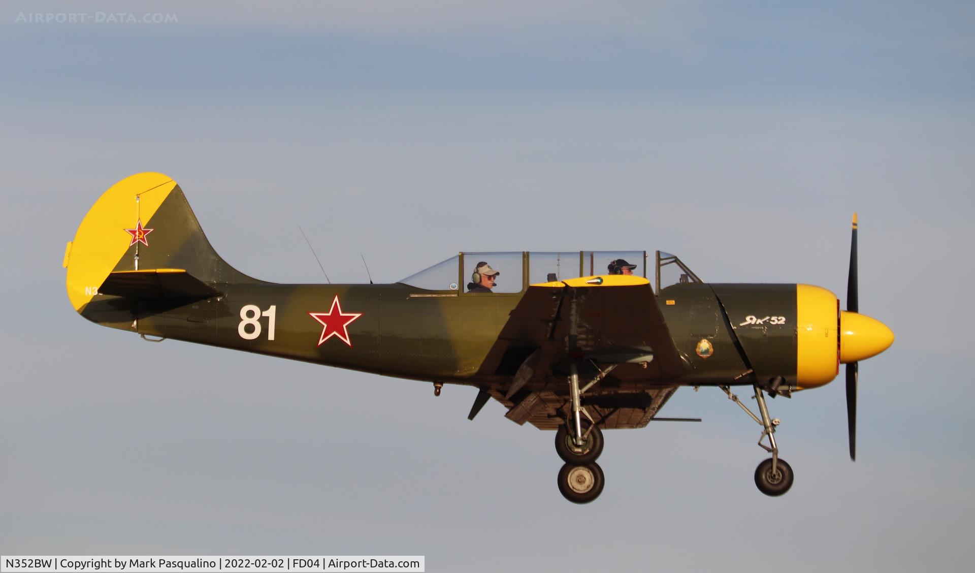 N352BW, 1983 Yakovlev (Aerostar) Yak-52 C/N 833412, Yak-52
