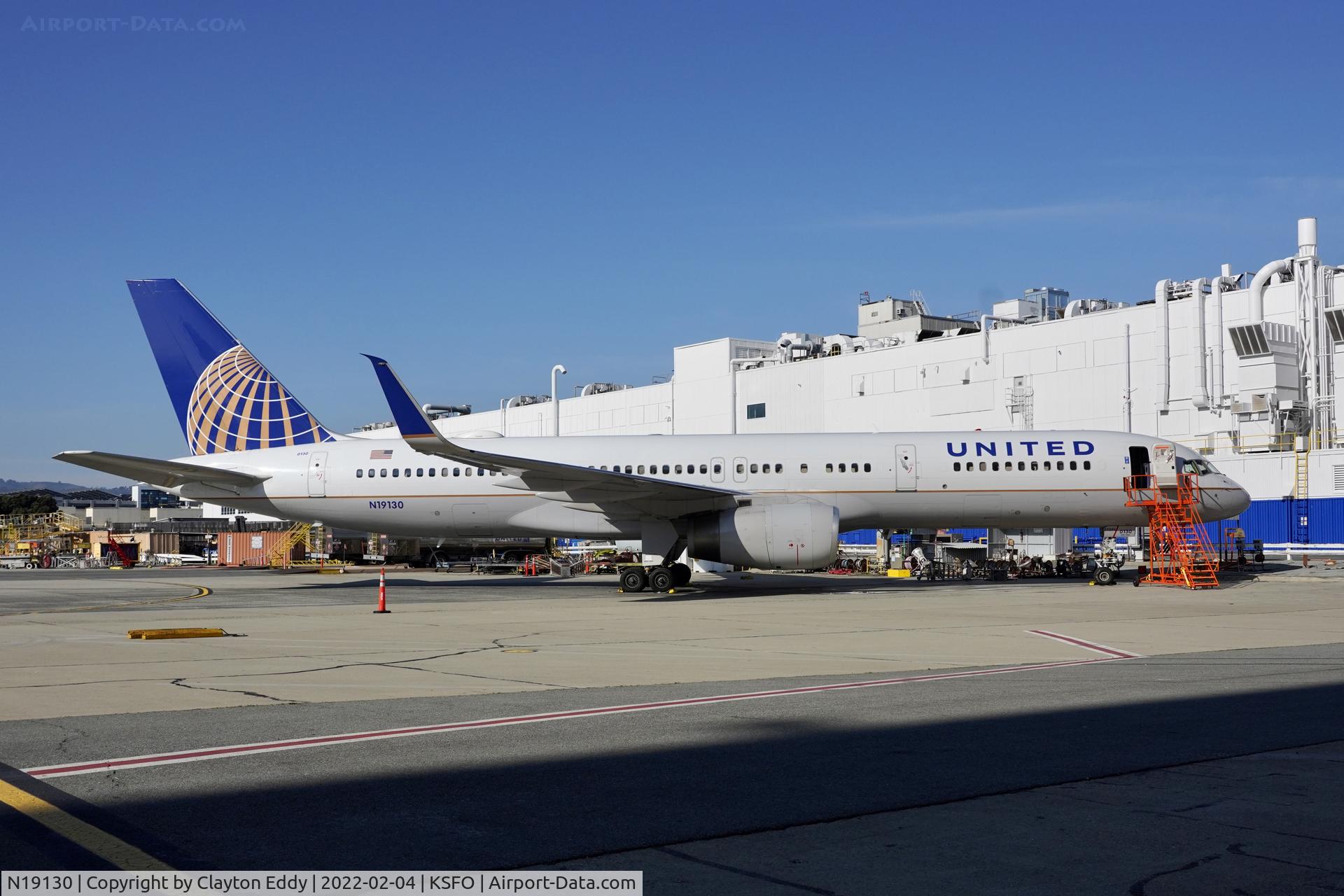 N19130, 1998 Boeing 757-224/ER C/N 28970, SFO 2022.