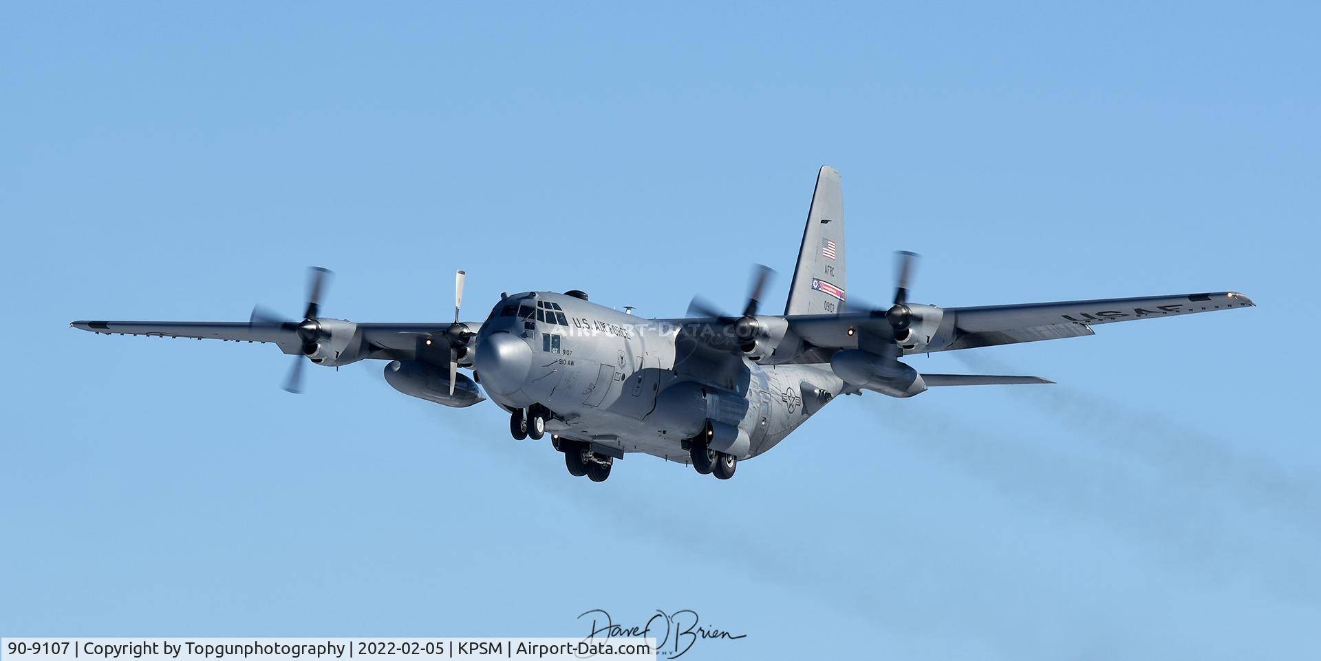 90-9107, 1990 Lockheed C-130H Hercules C/N 382-5238, REACH447 comes in on 3 engines