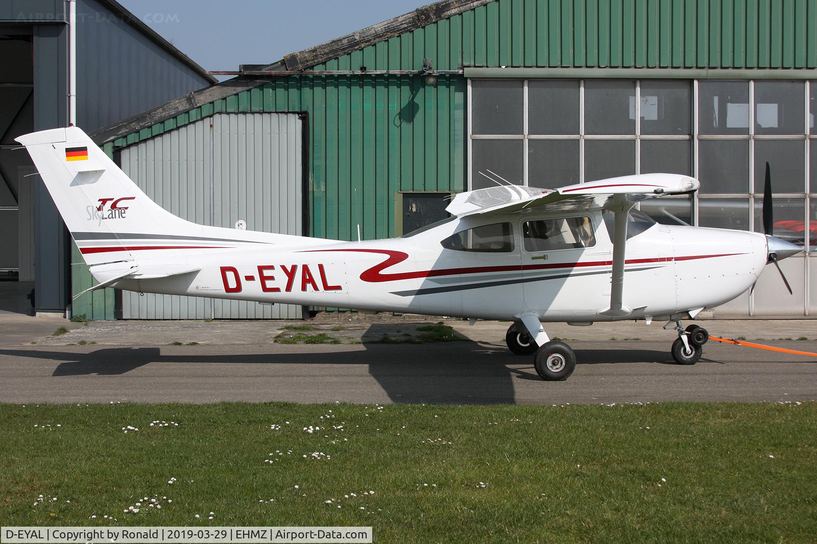 D-EYAL, 2001 Cessna T182T Turbo Skylane C/N T18208095, at ehmz