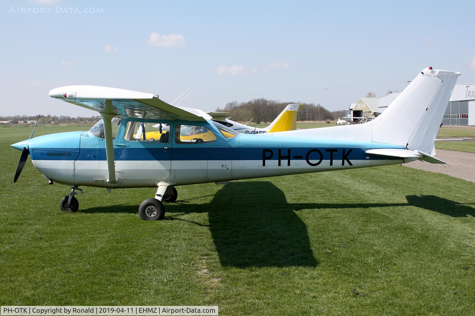 PH-OTK, Reims F172N Skyhawk C/N 1963, at ehmz